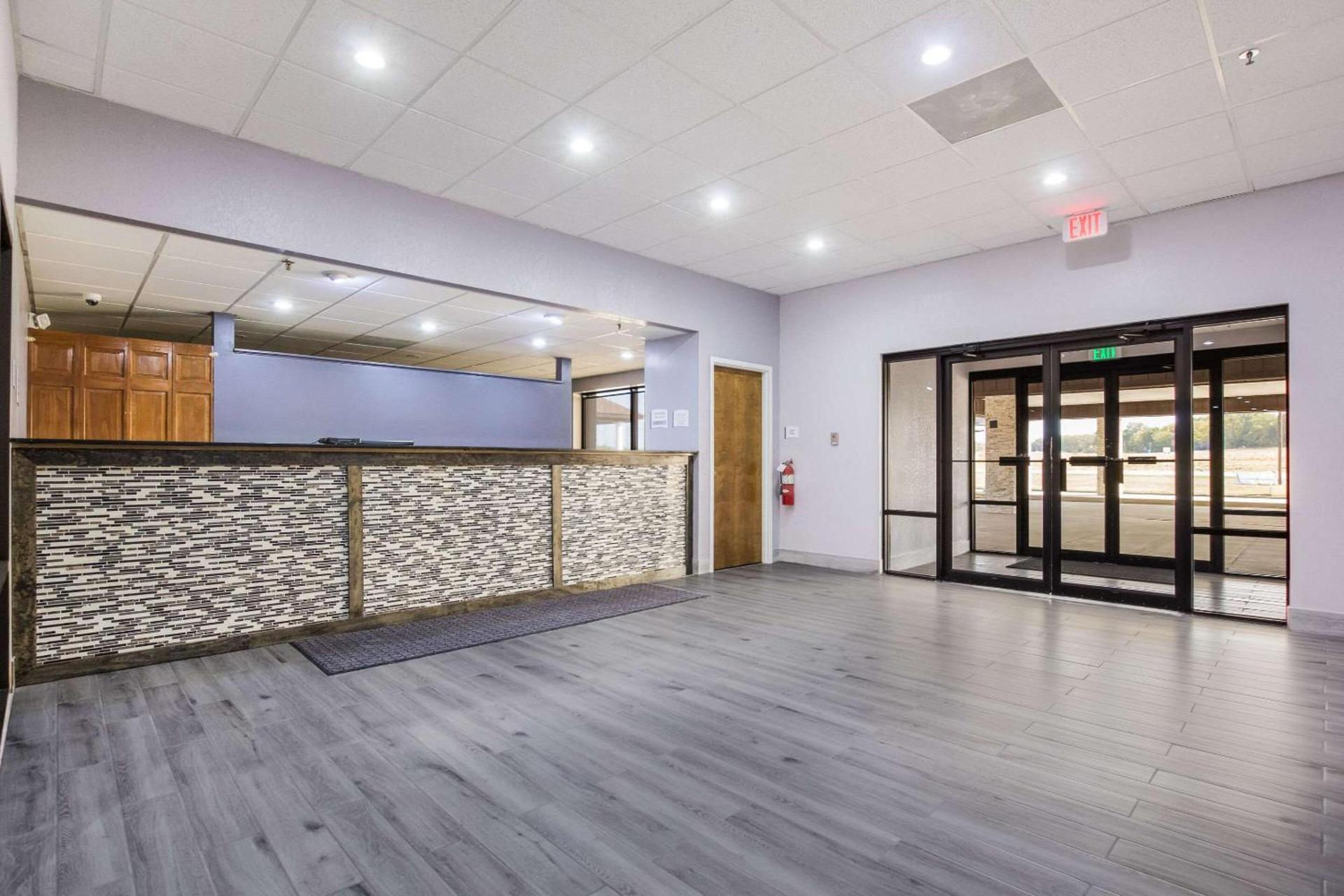 Quality Inn Grayville photo 25