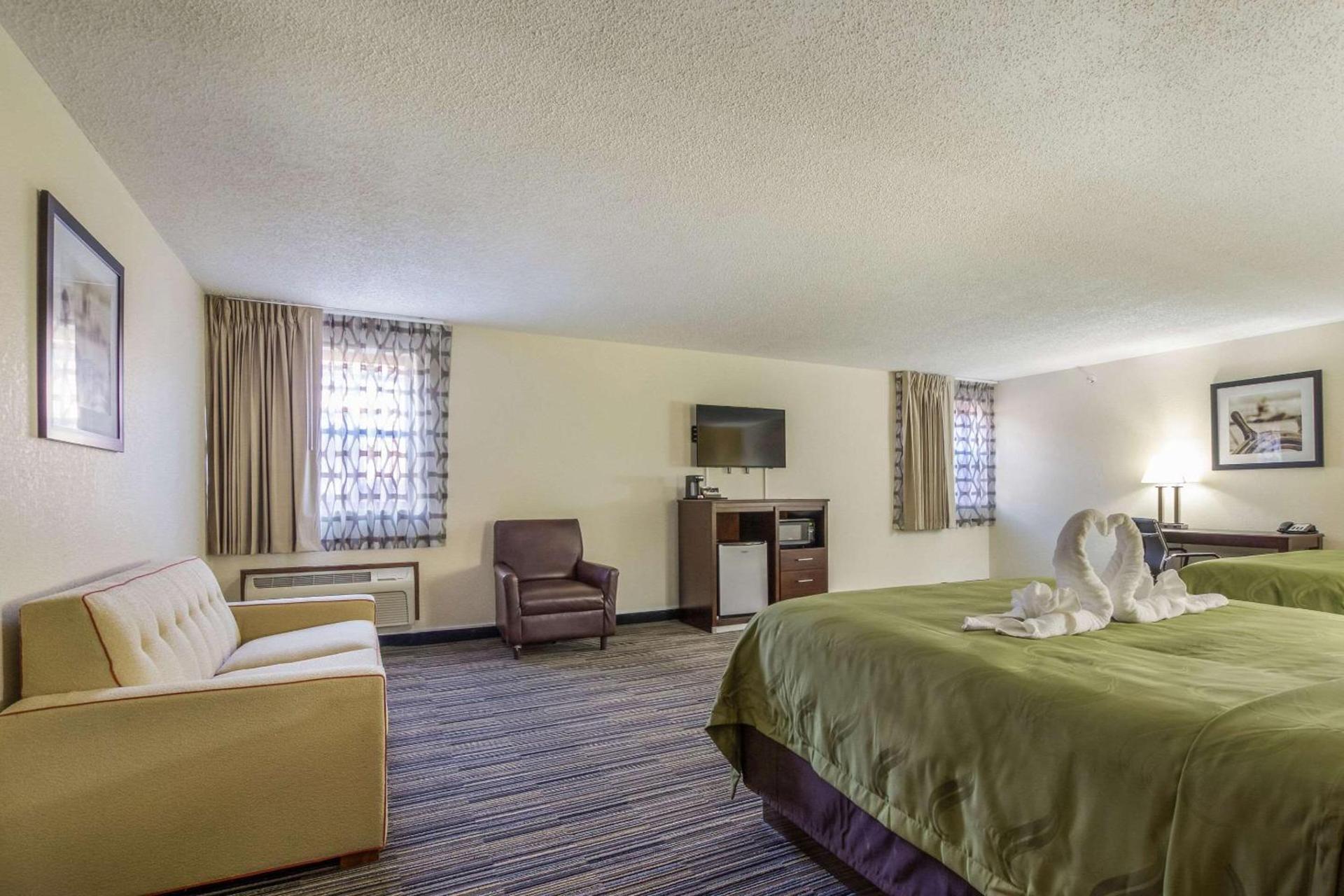 Quality Inn Grayville photo 13