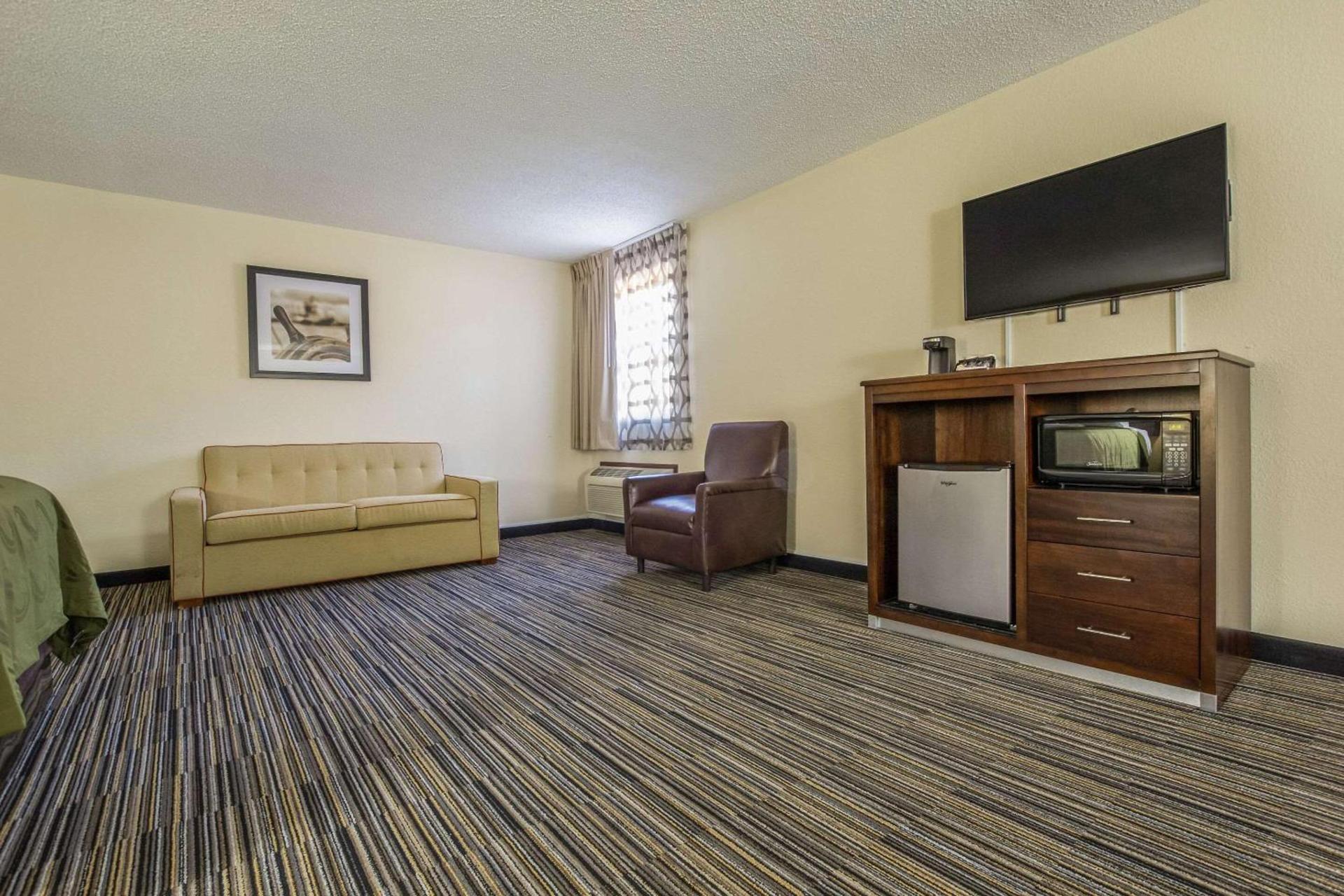 Quality Inn Grayville photo 11