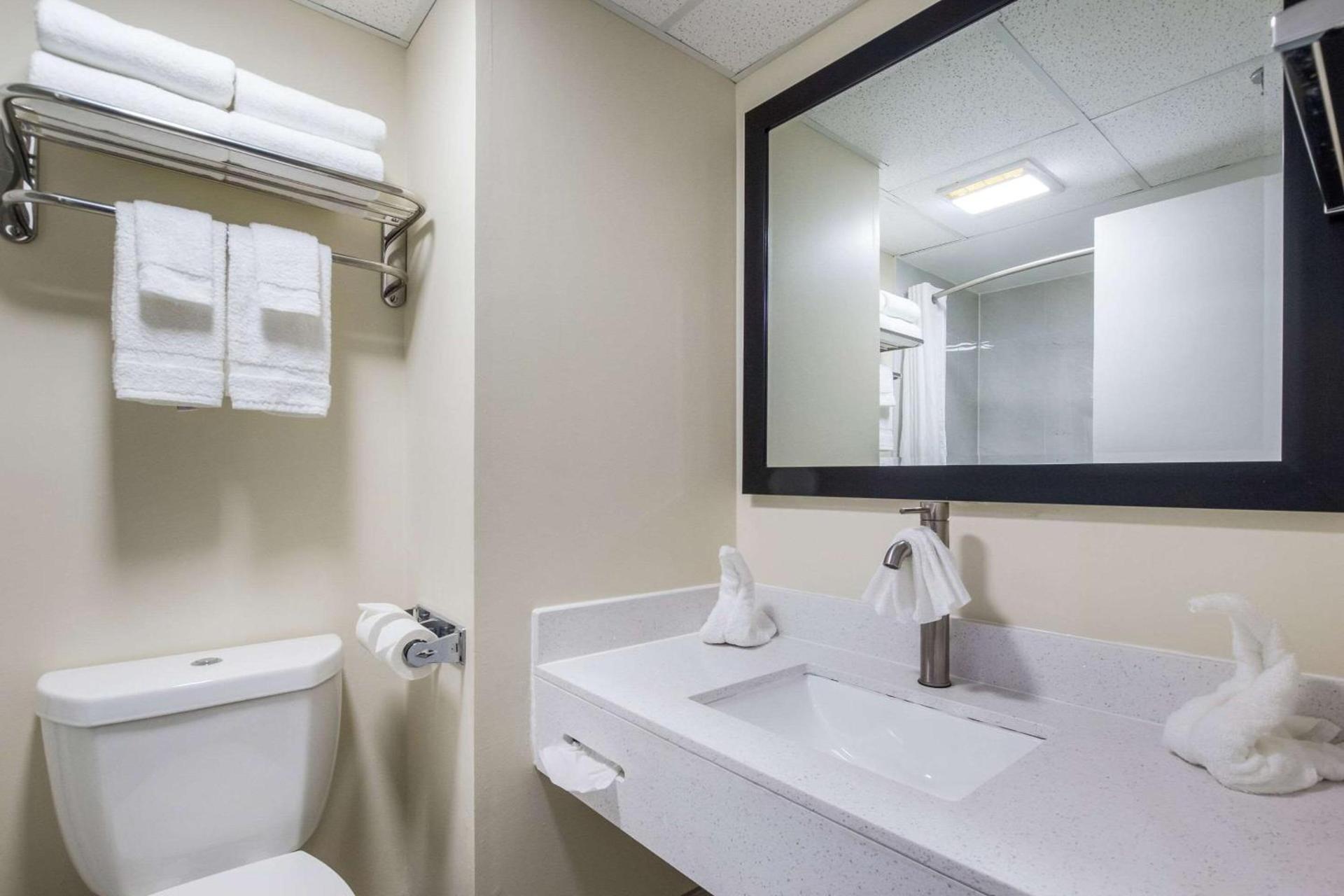 Quality Inn Grayville photo 10