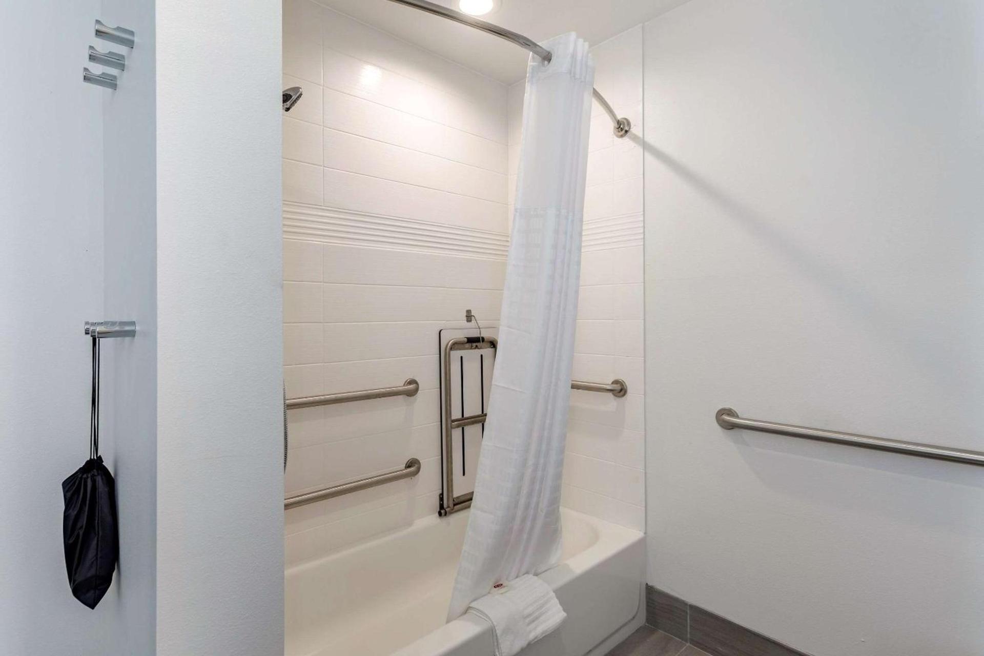Comfort Inn & Suites Olive Branch Old Towne photo 16