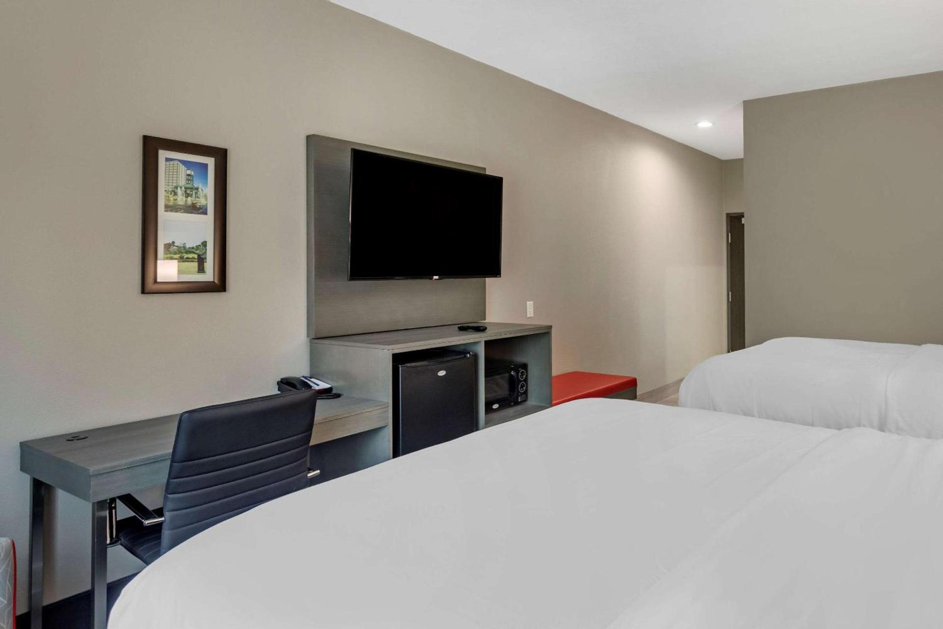 Comfort Inn & Suites Olive Branch Old Towne photo 18