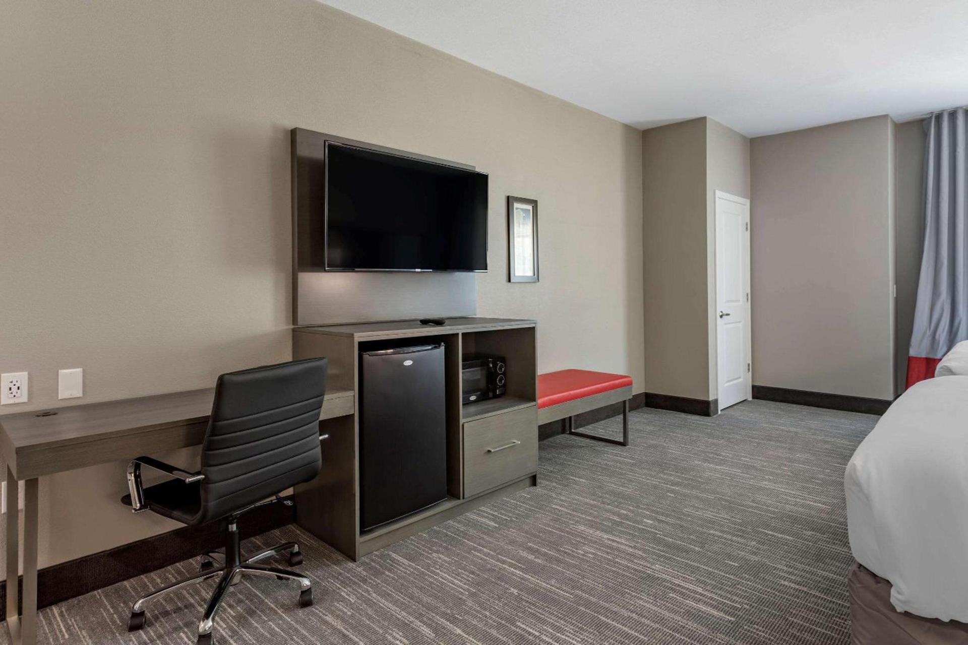 Comfort Inn & Suites Olive Branch Old Towne photo 34