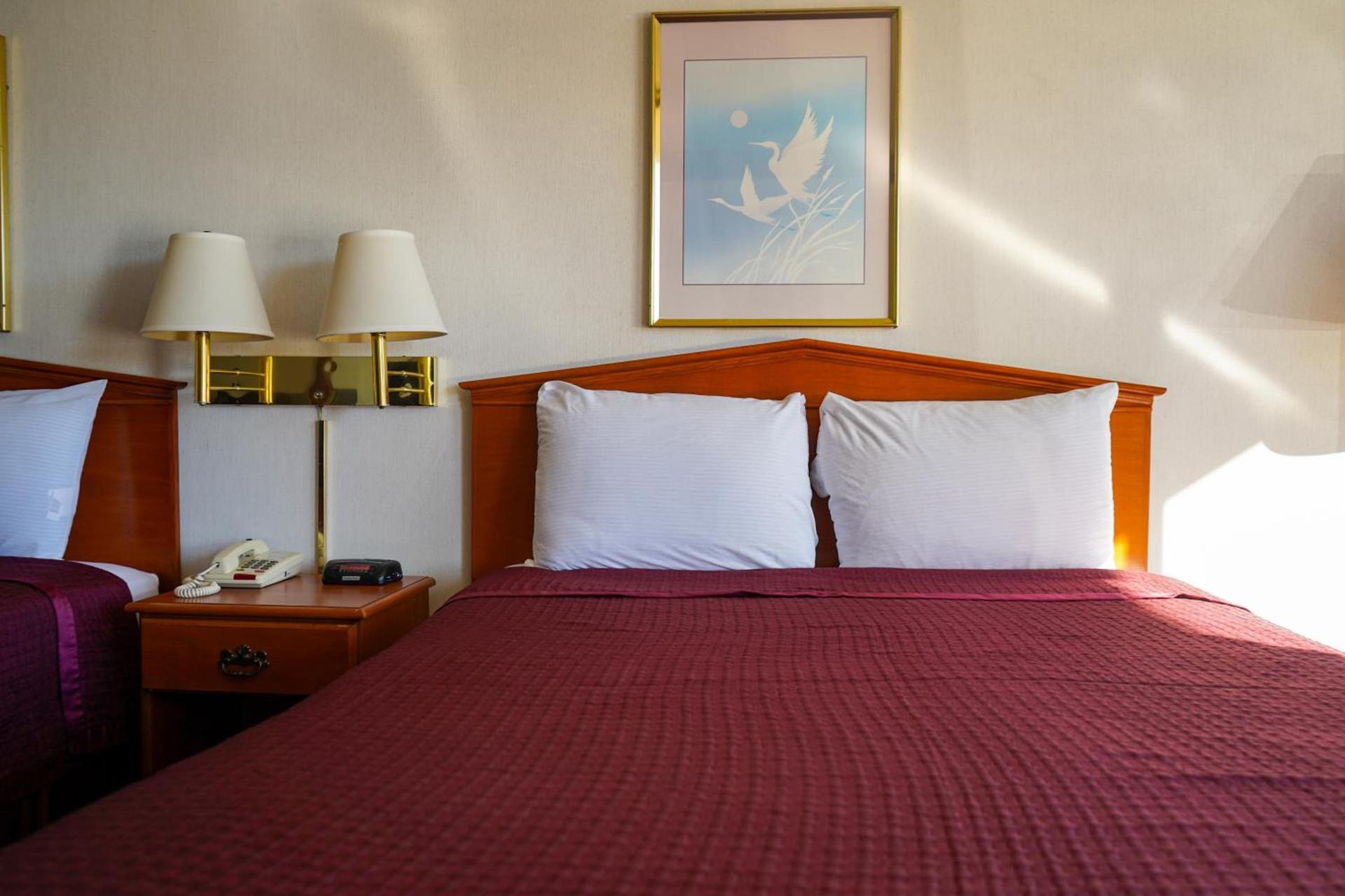 Sunset Inn Clarksville photo 24