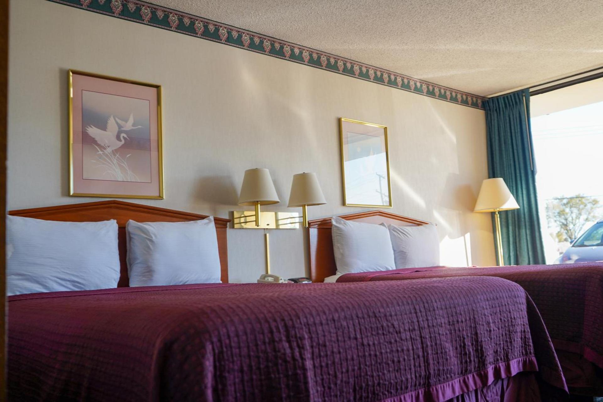 Sunset Inn Clarksville photo 29