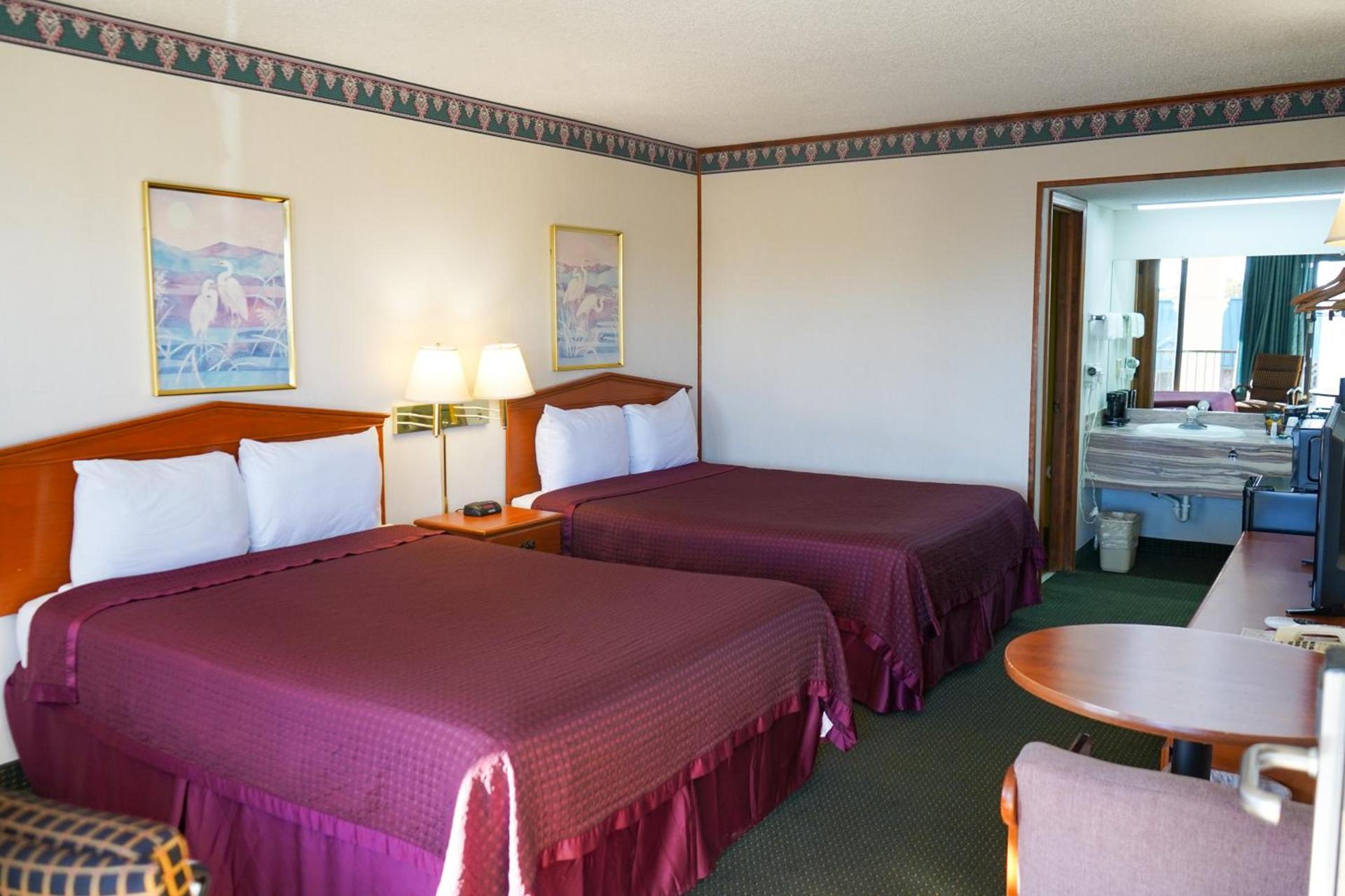 Sunset Inn Clarksville photo 25