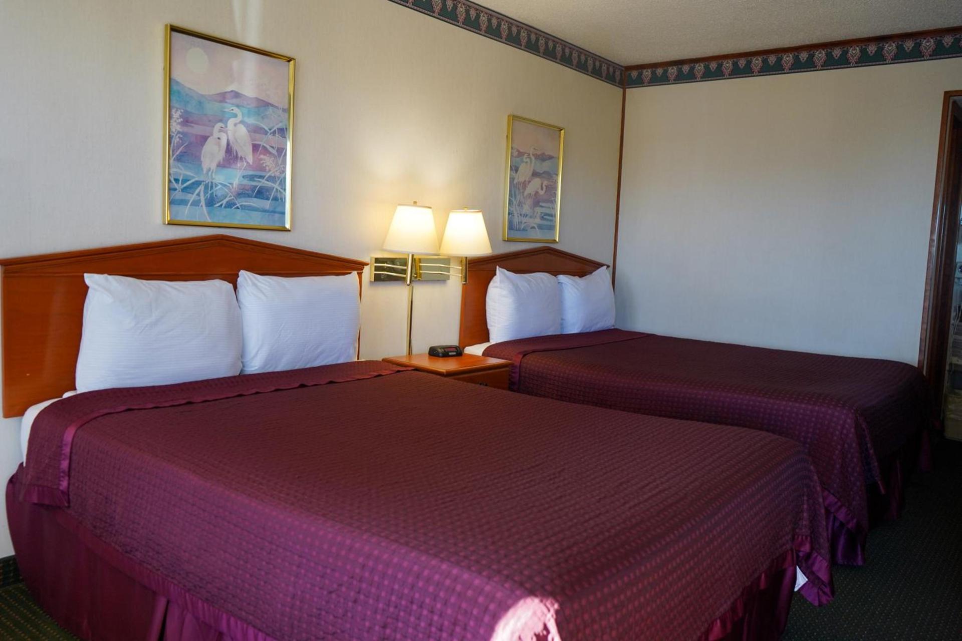 Sunset Inn Clarksville photo 44
