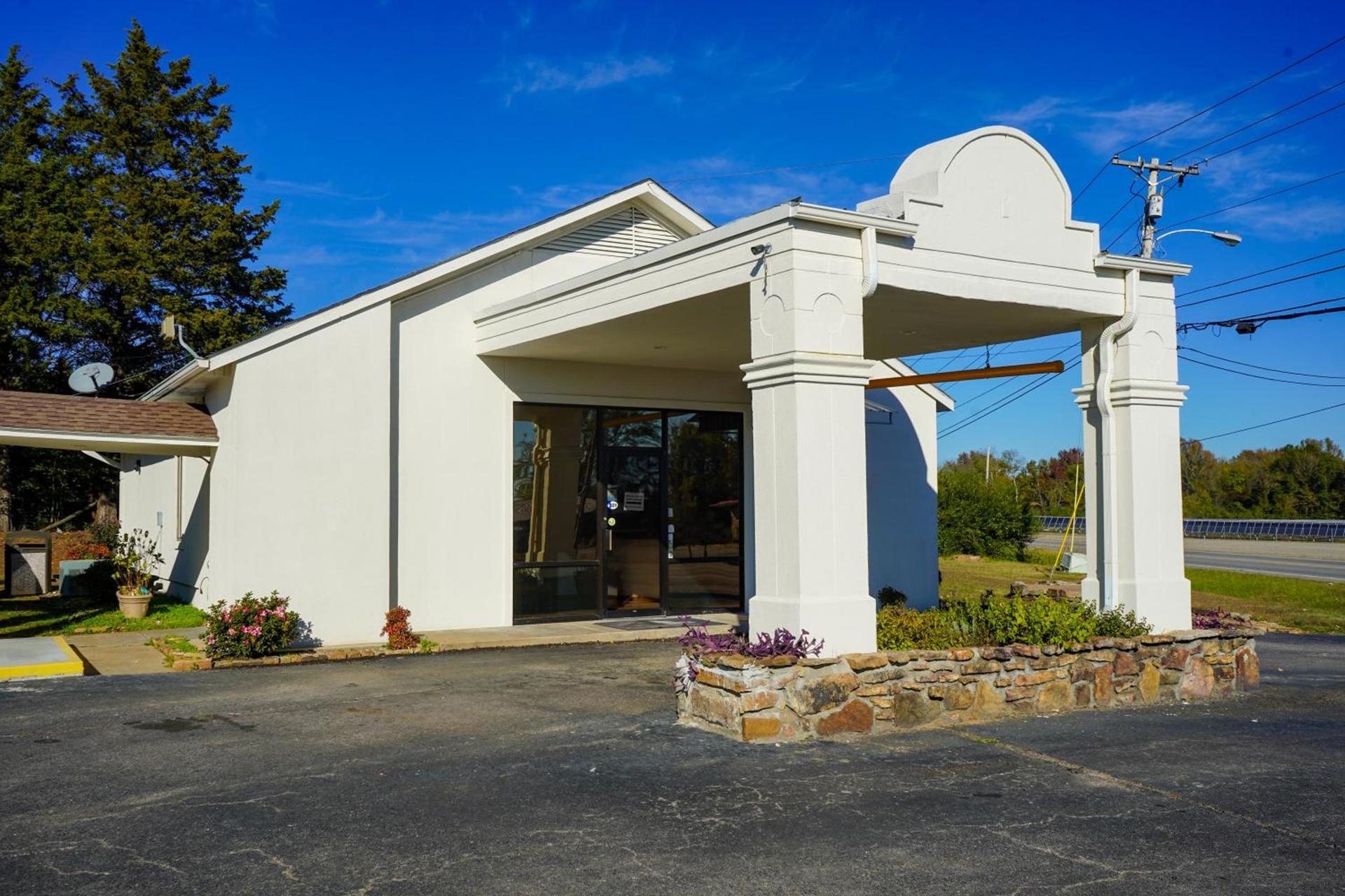 Sunset Inn Clarksville photo 5