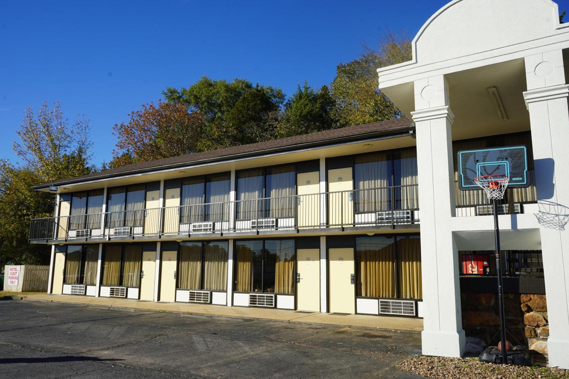 Sunset Inn Clarksville photo 10