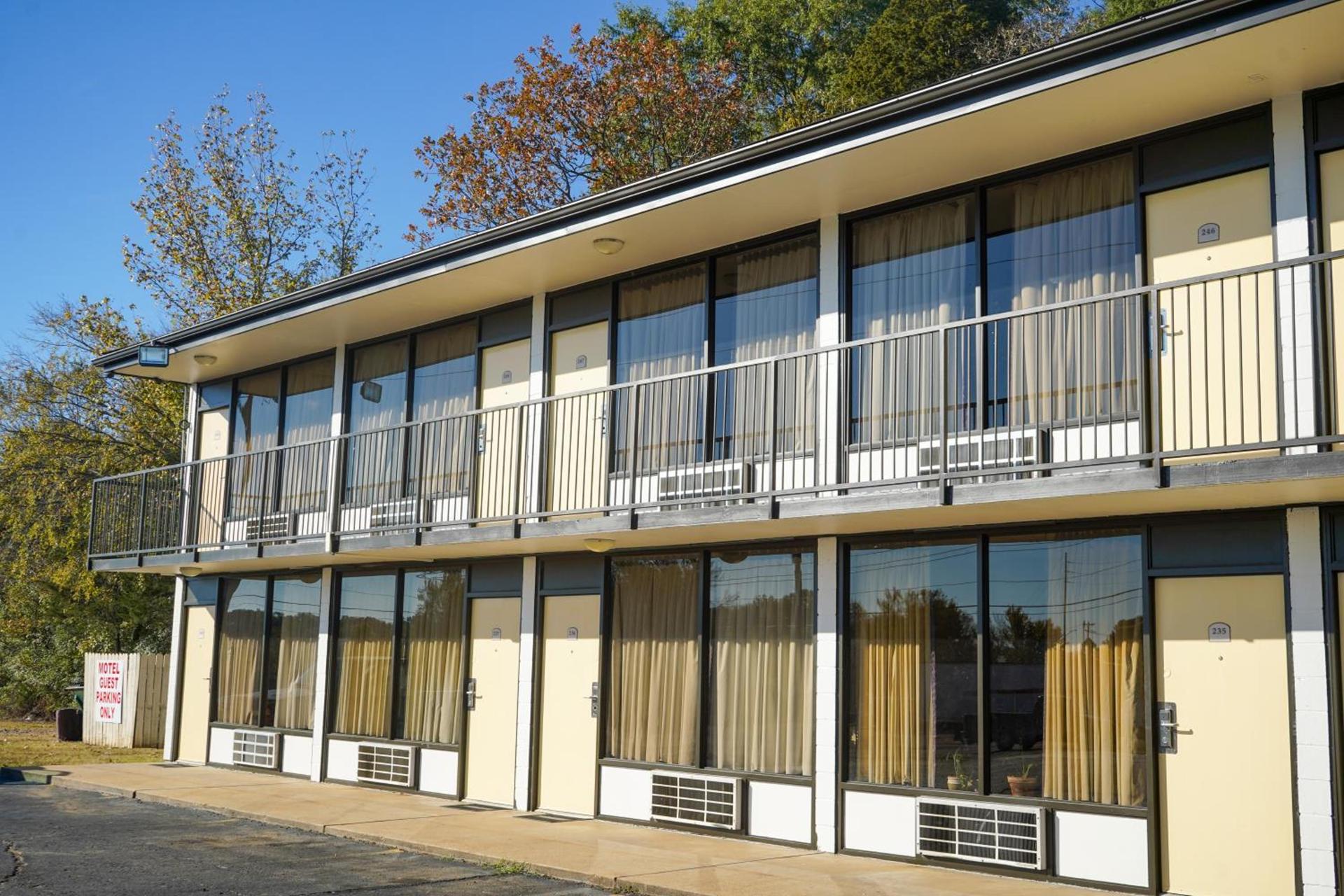 Sunset Inn Clarksville photo 9