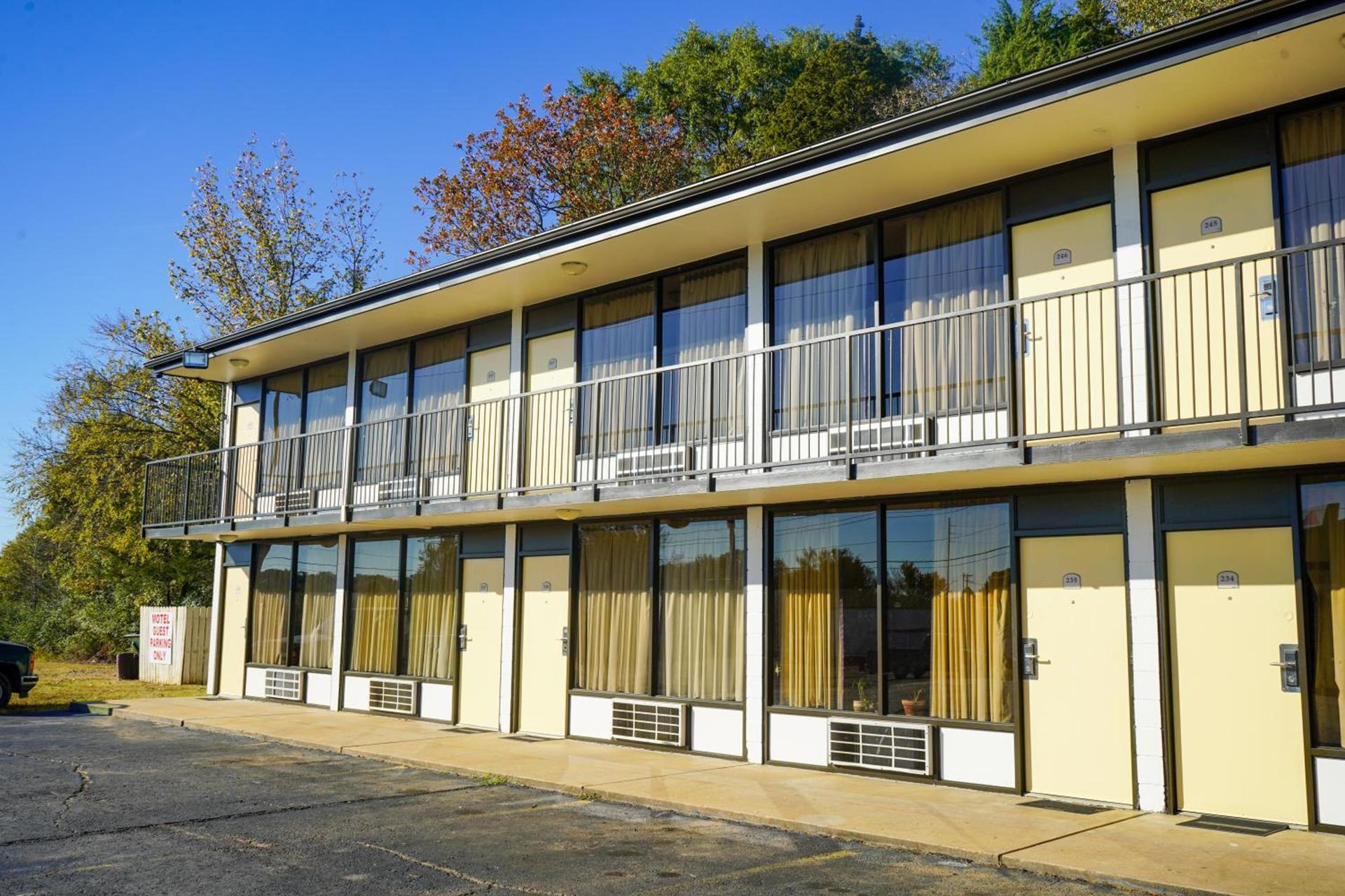 Sunset Inn Clarksville photo 18