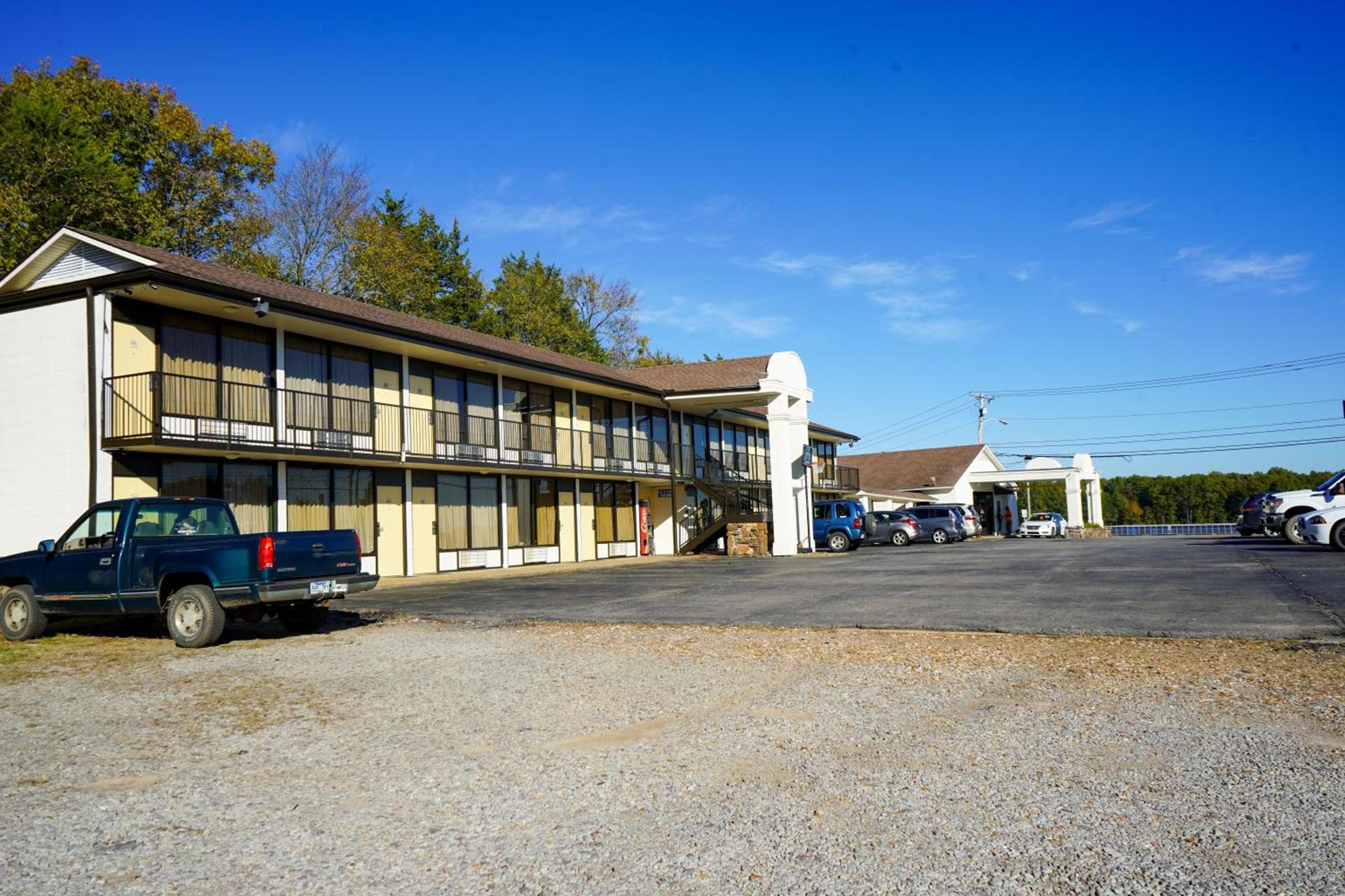 Sunset Inn Clarksville photo 8