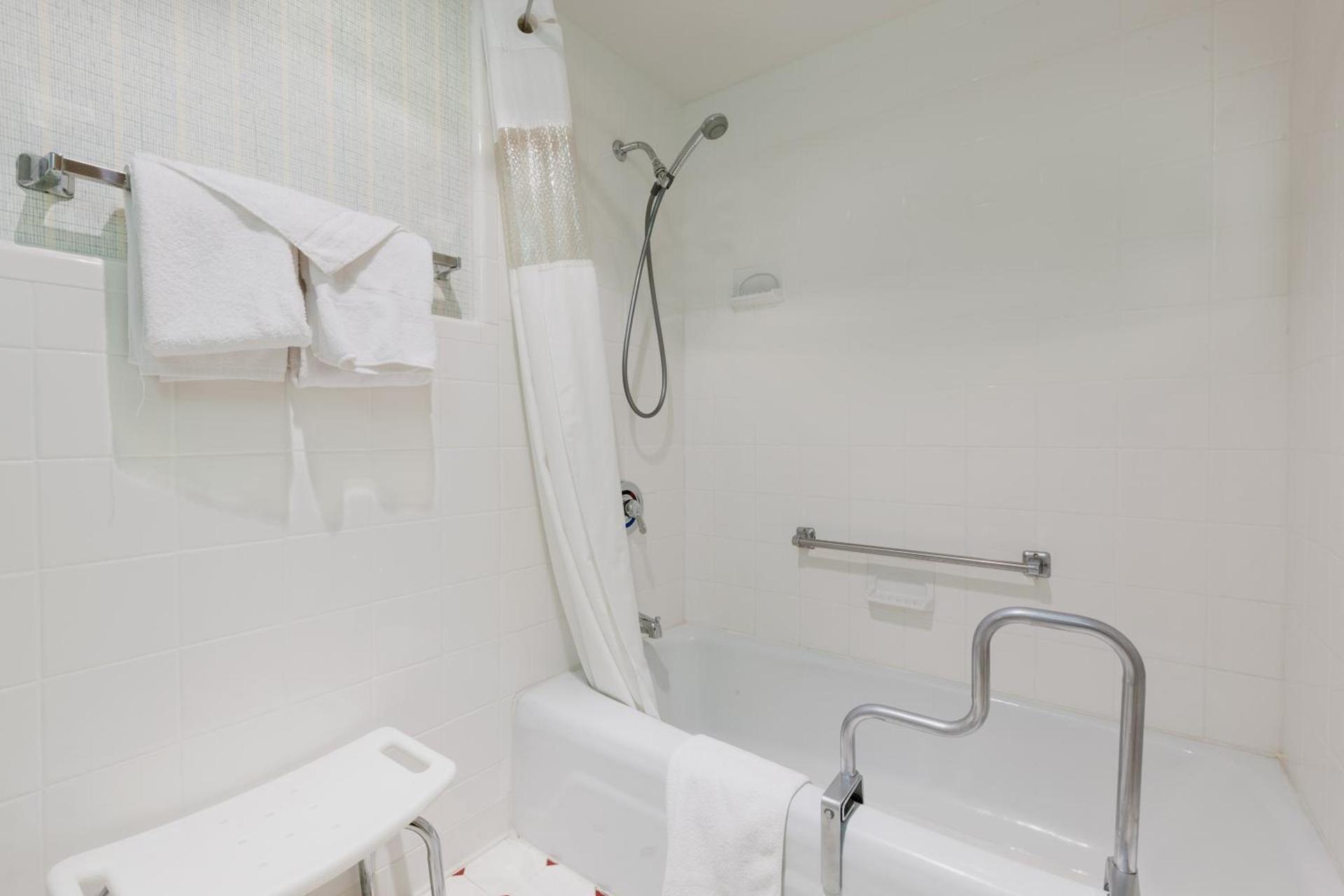 Red Carpet Inn & Suites photo 23