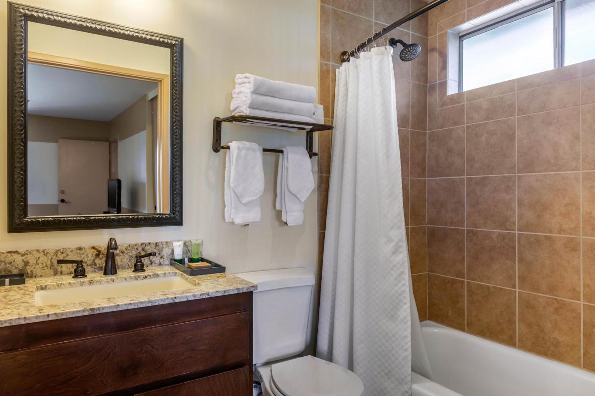 Carlton Oaks Lodge, an Ascend Collection Hotel photo 82