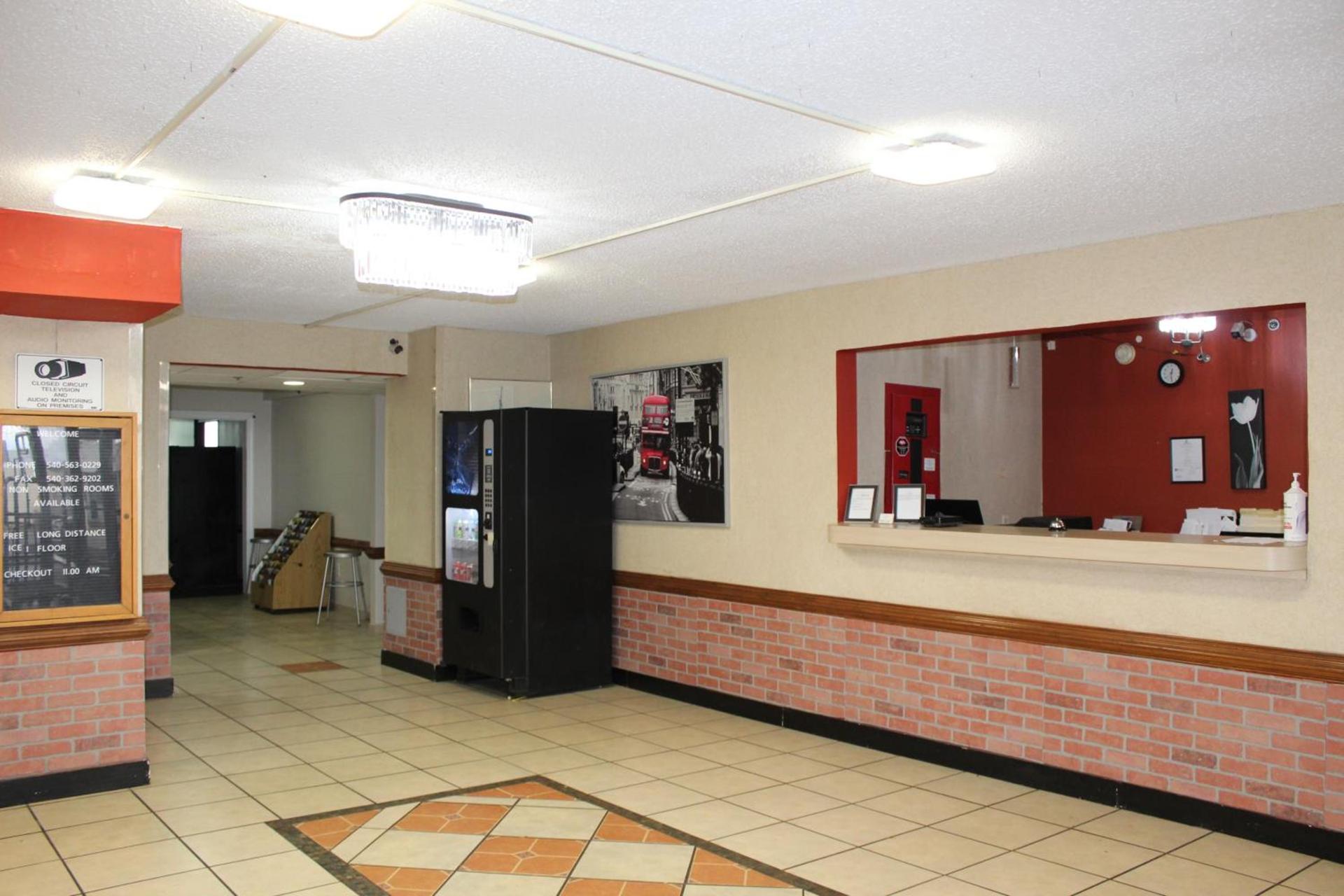 Spark By Hilton Roanoke Airport photo 6