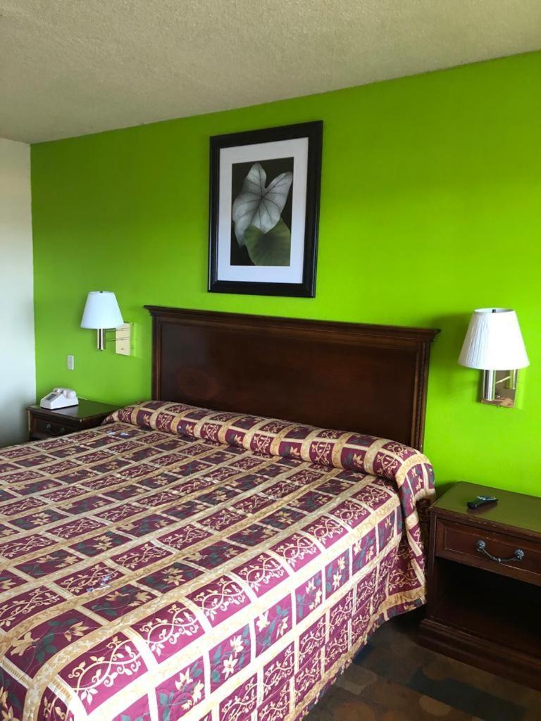 Travel Inn Motel photo 17