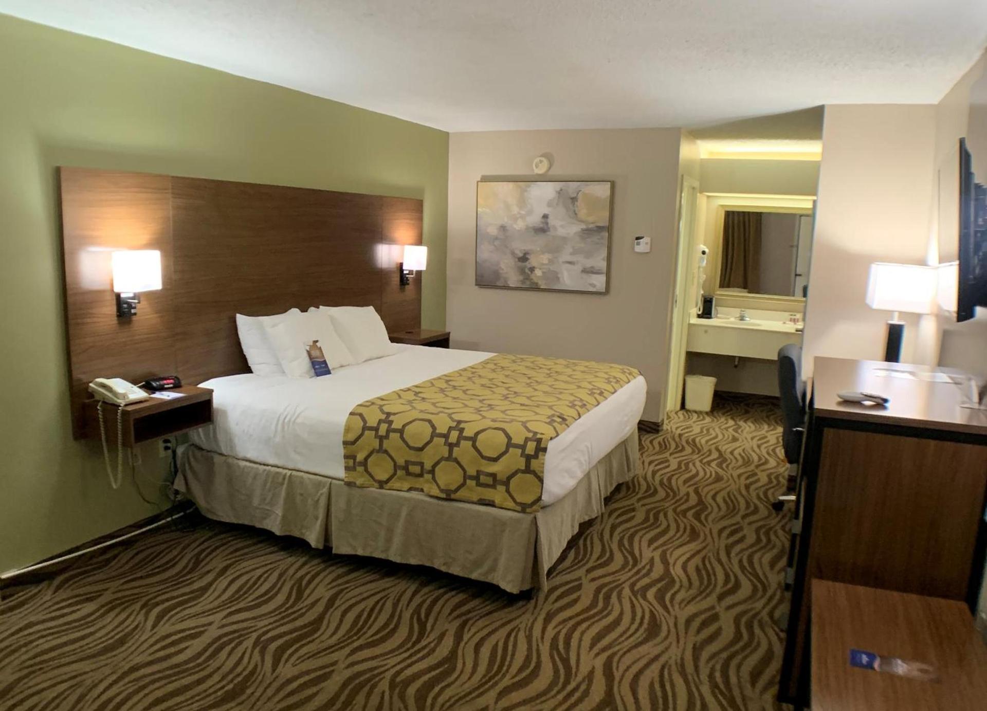 Baymont by Wyndham Griffin photo 66