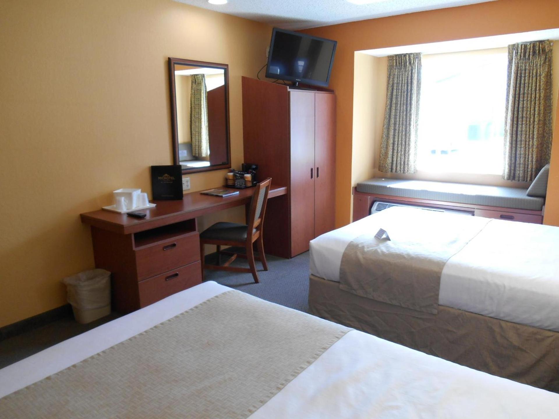 Microtel Inn & Suites by Wyndham Cherokee photo 6