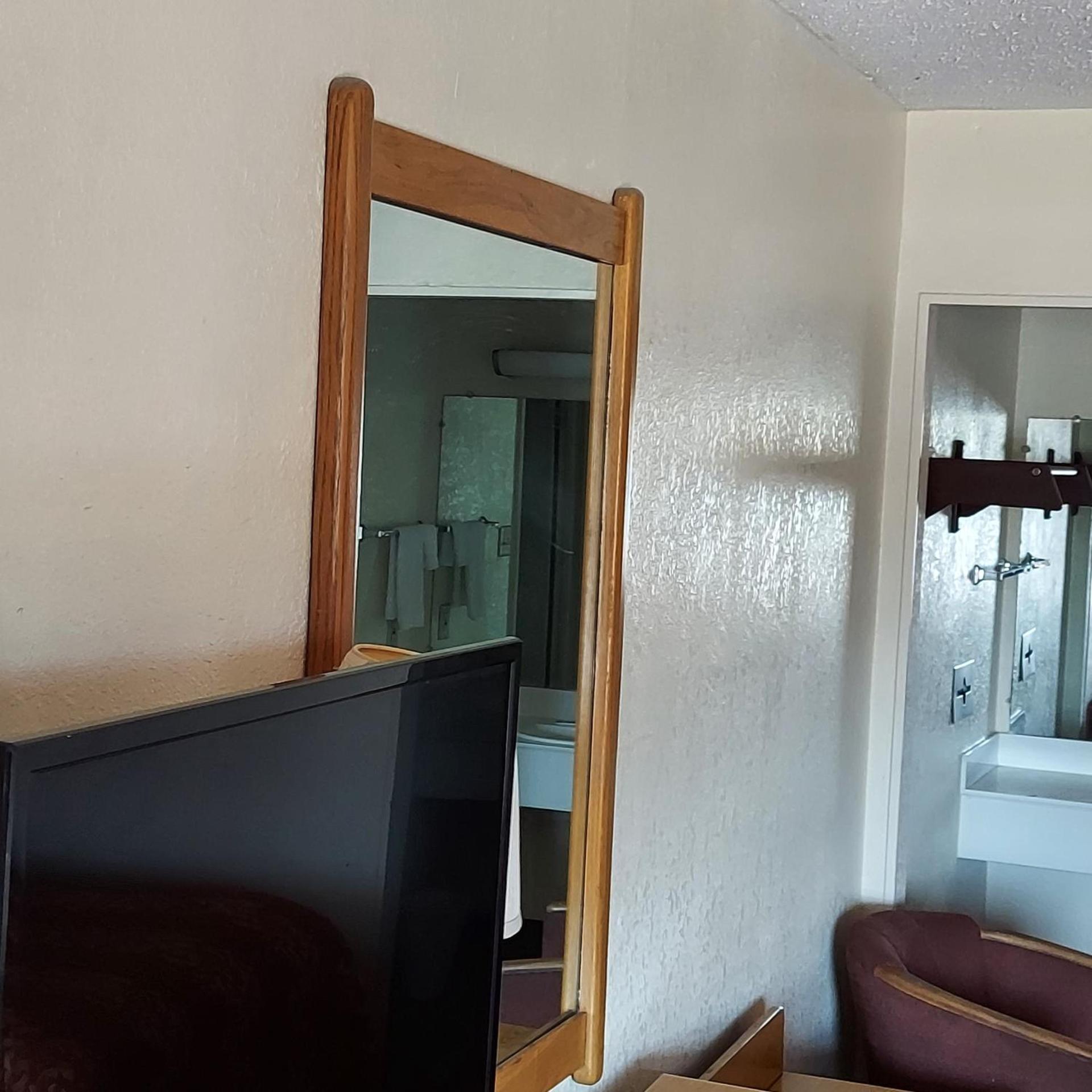 University Inn & Suites Brownsville photo 3