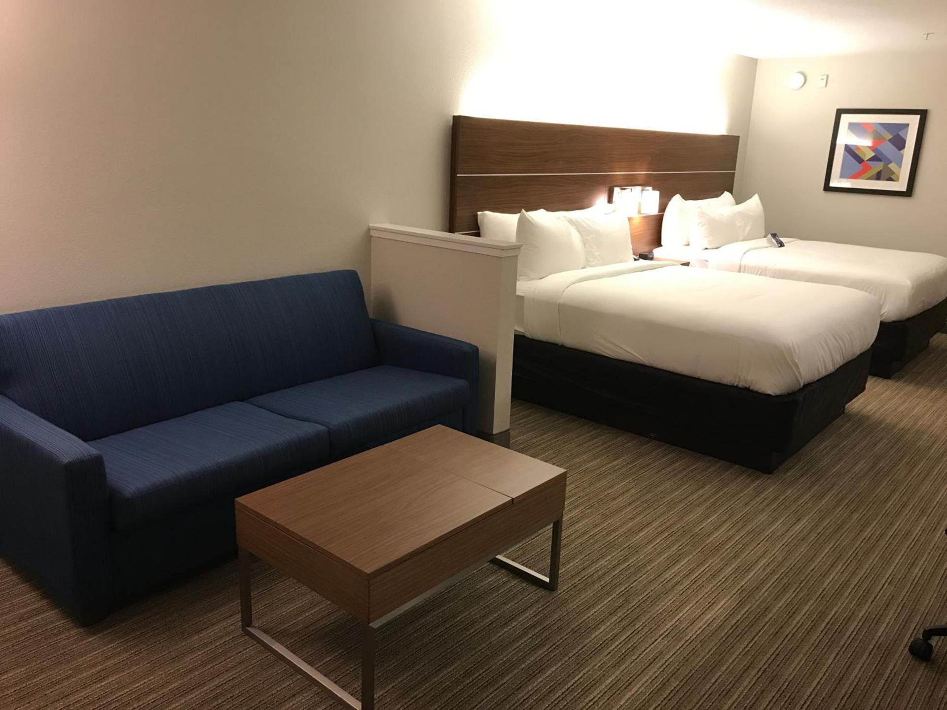 Holiday Inn Express & Suites. by IHG photo 23