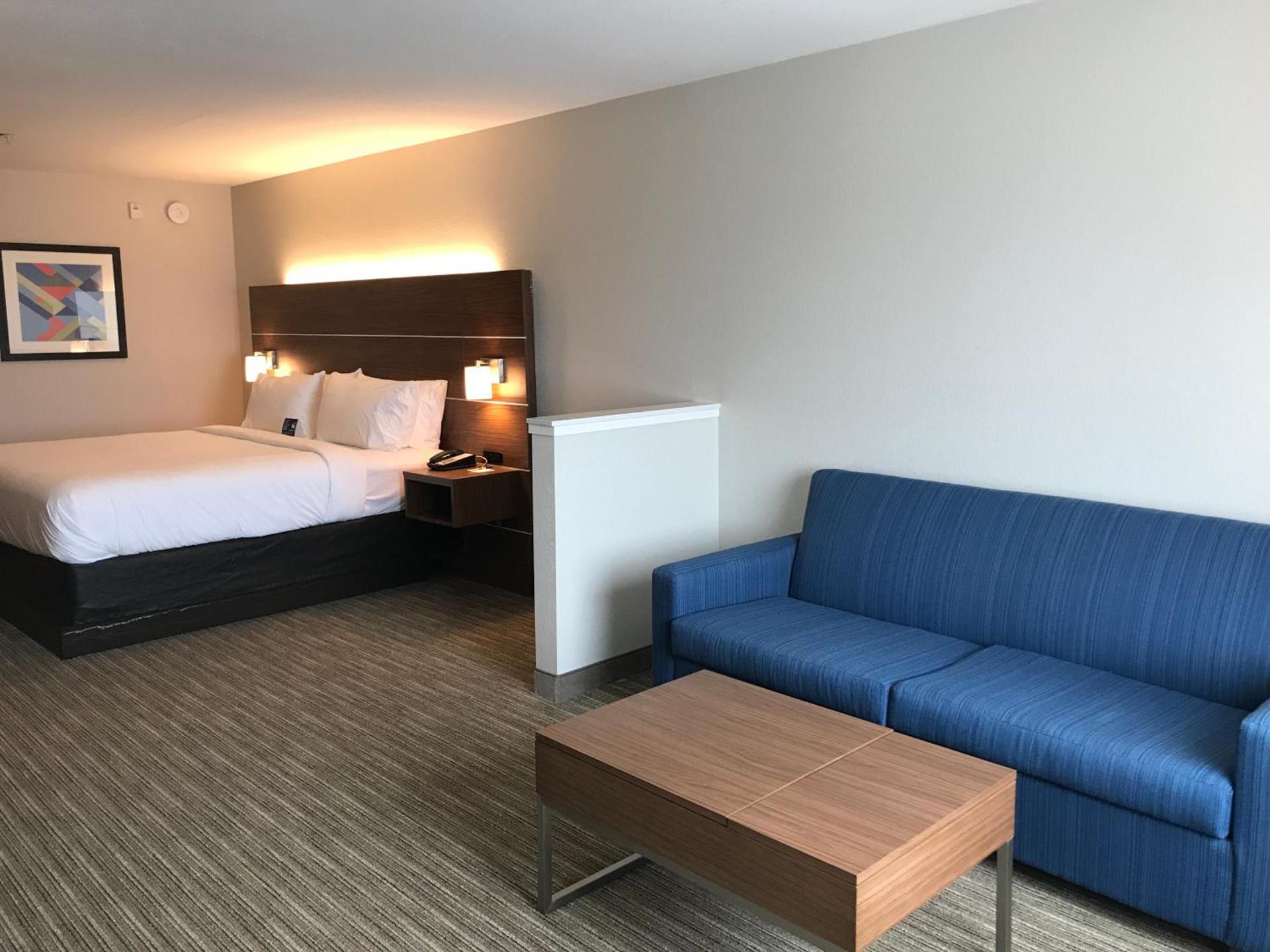 Holiday Inn Express & Suites. by IHG photo 20