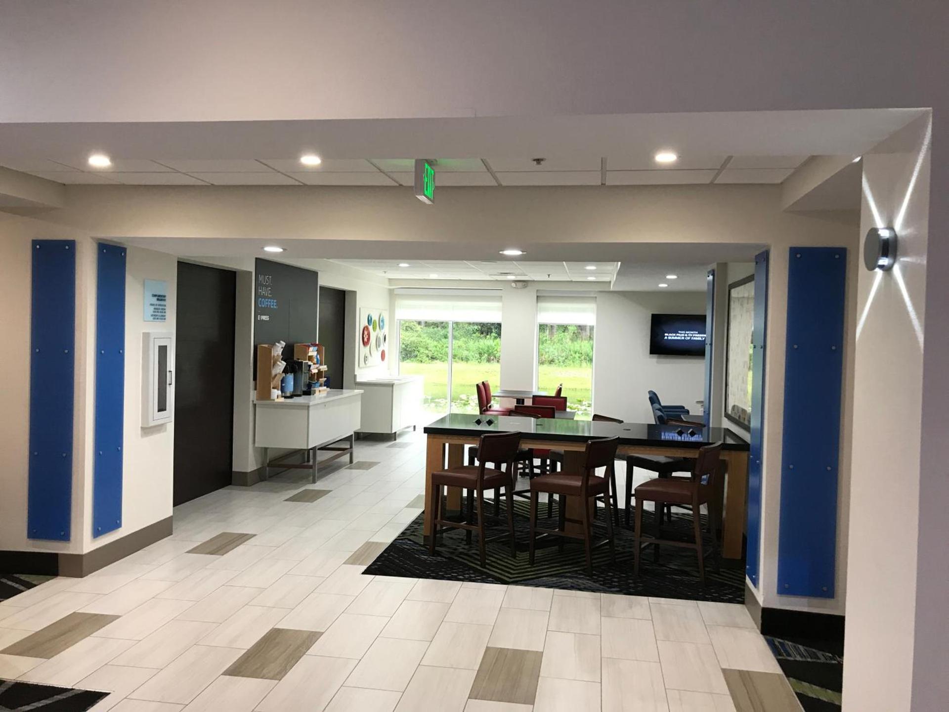 Holiday Inn Express & Suites. by IHG photo 15