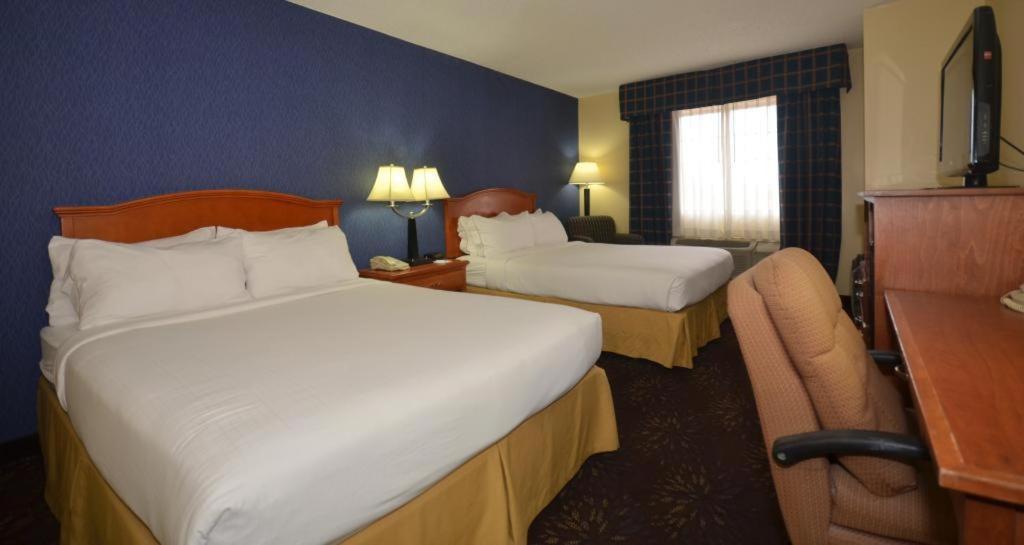 Ramada by Wyndham Santa Fe photo 31