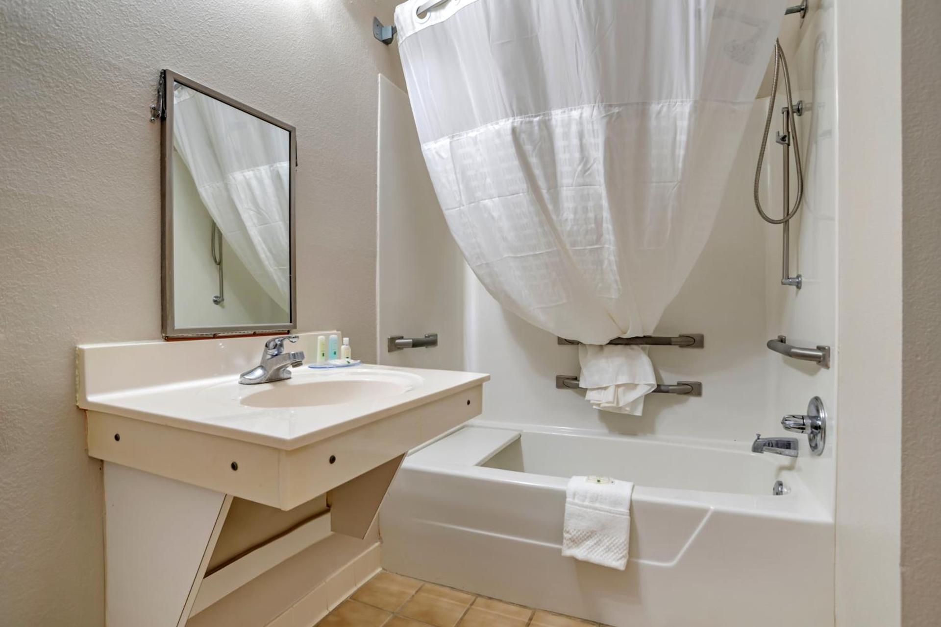 Quality Inn Moultrie photo 36