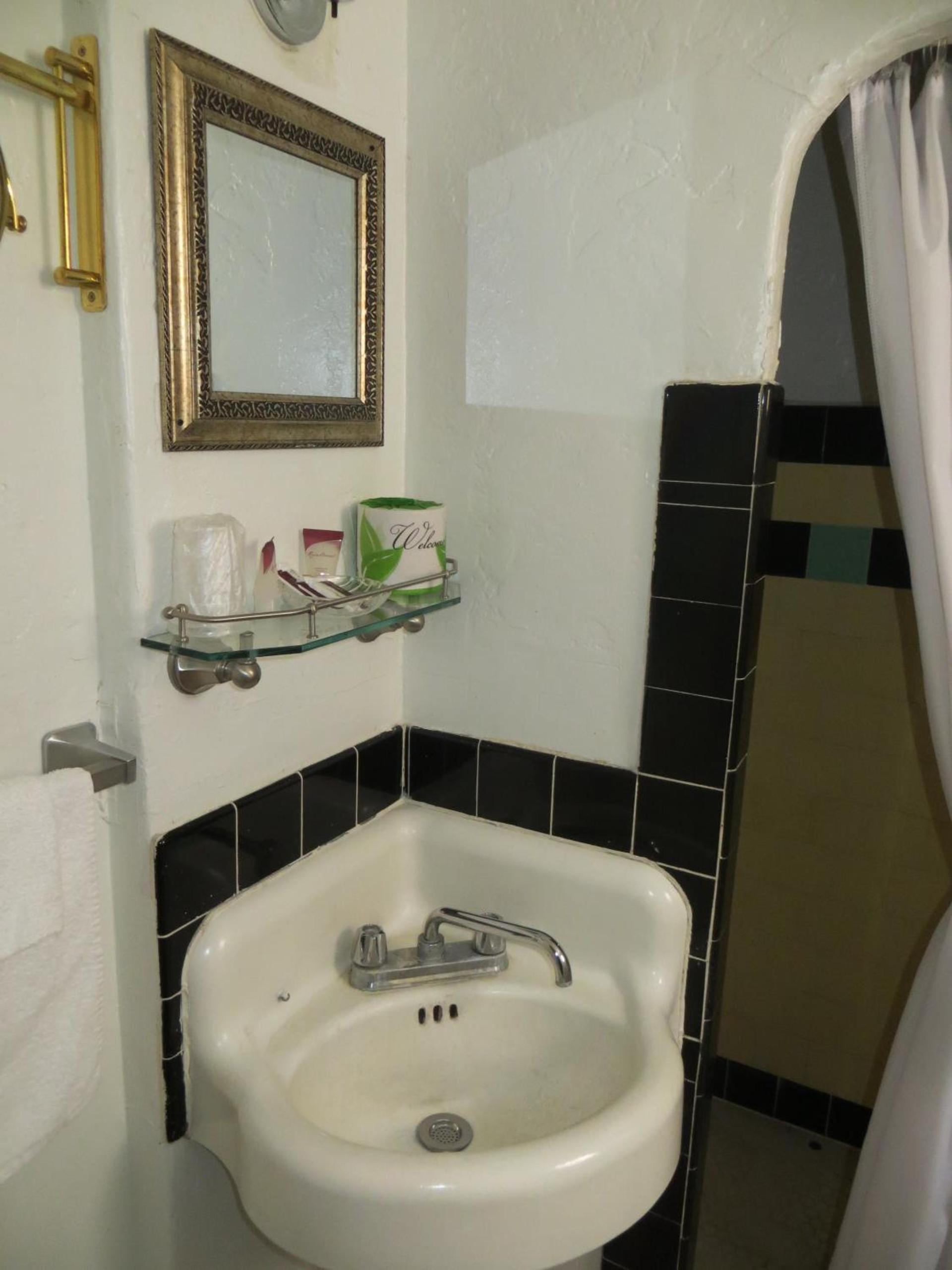 El Trovatore Motel photo 17