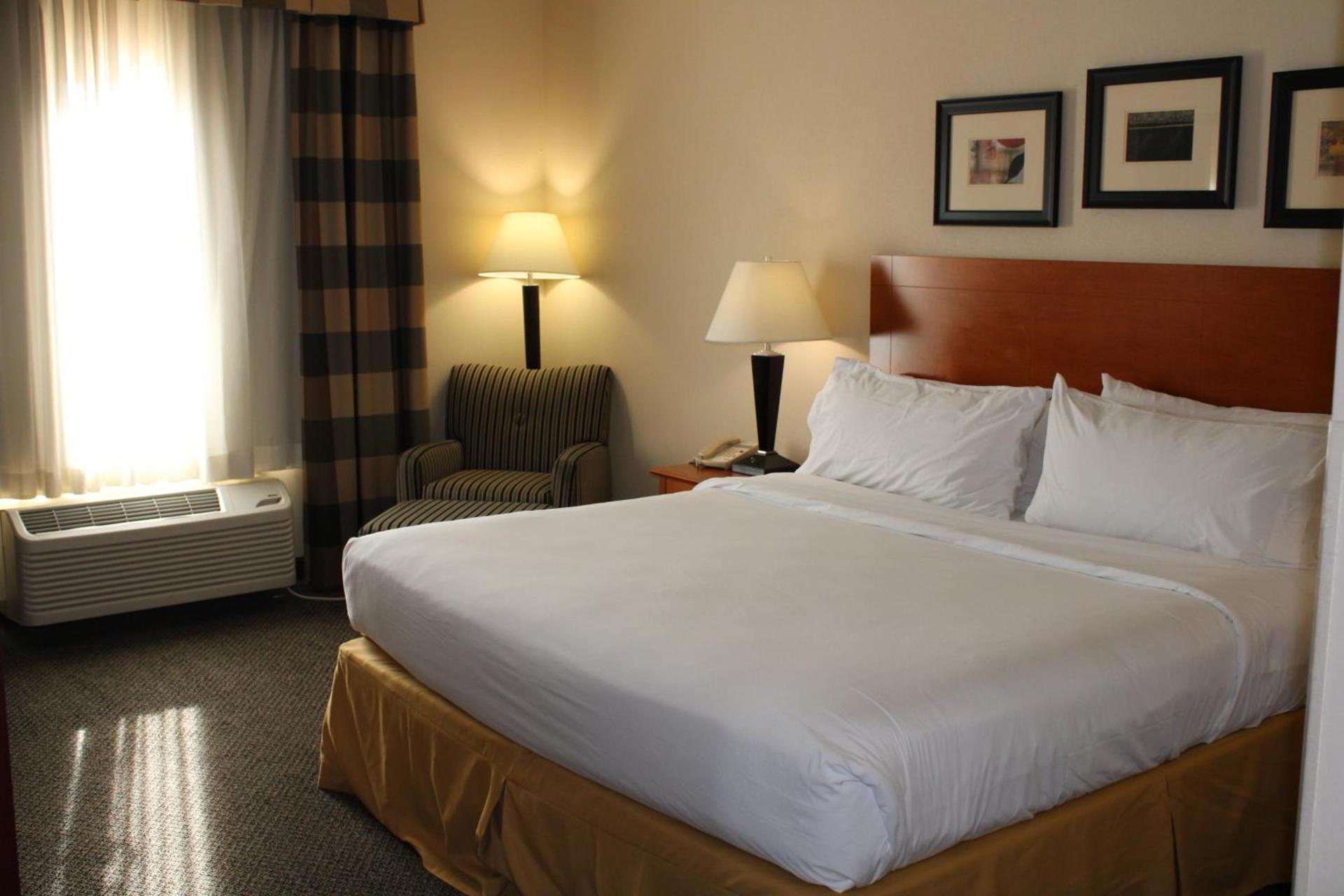 Holiday Inn Express Hotel Vernal by IHG photo 48