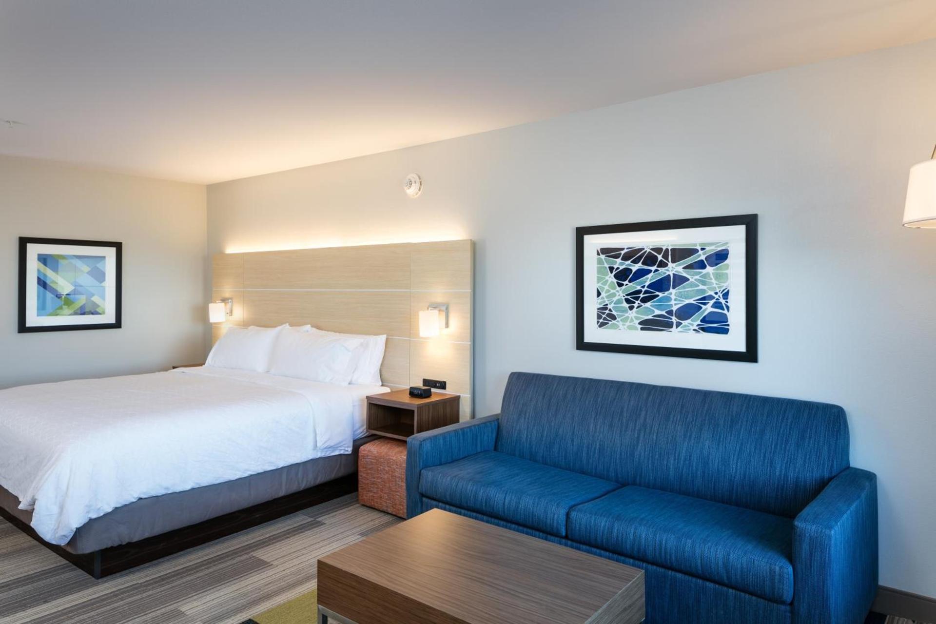 Holiday Inn Express & Suites - Bend South by IHG photo 19