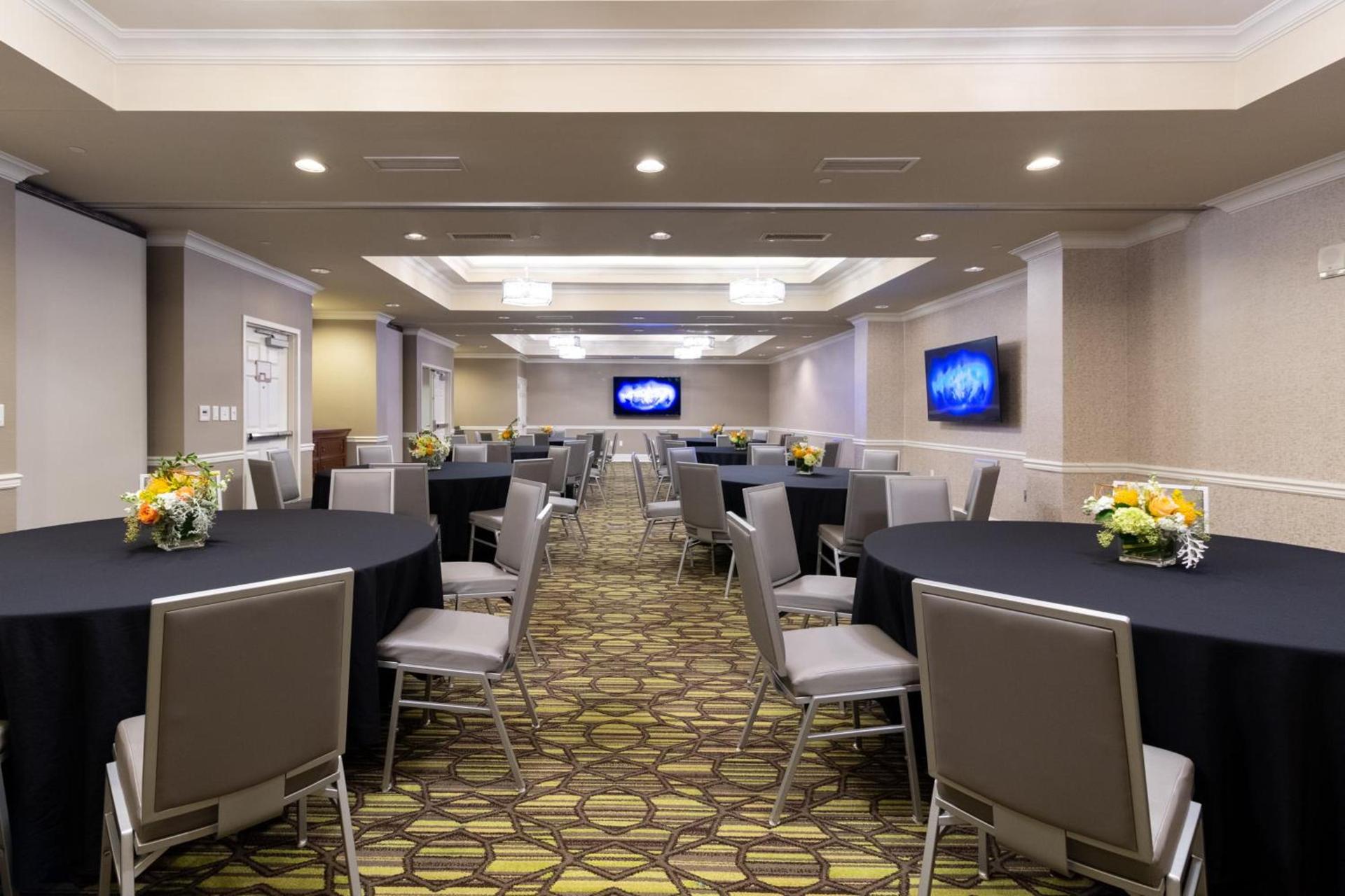 Holiday Inn Express Savannah - Historic District photo 11