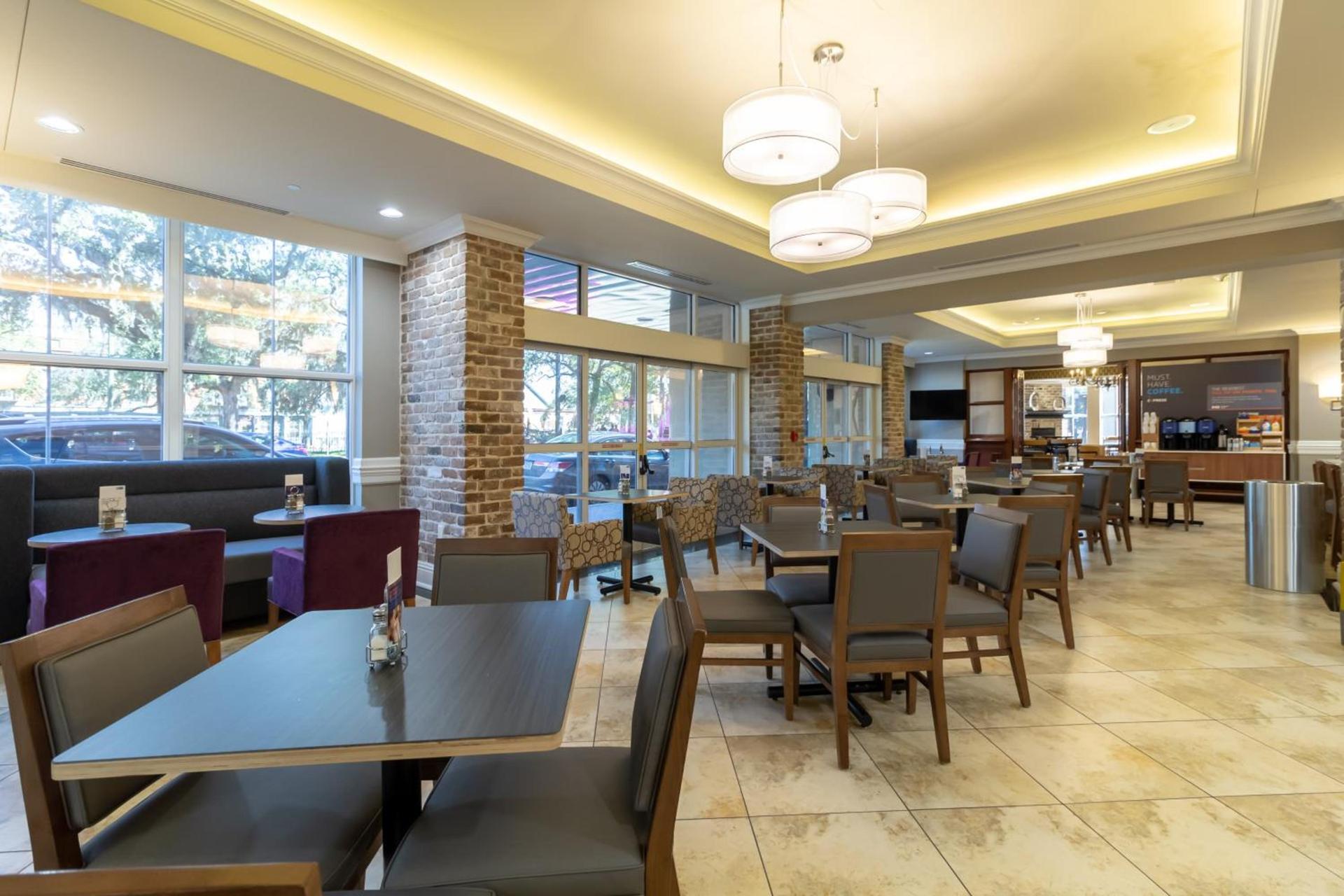 Holiday Inn Express Savannah - Historic District photo 21