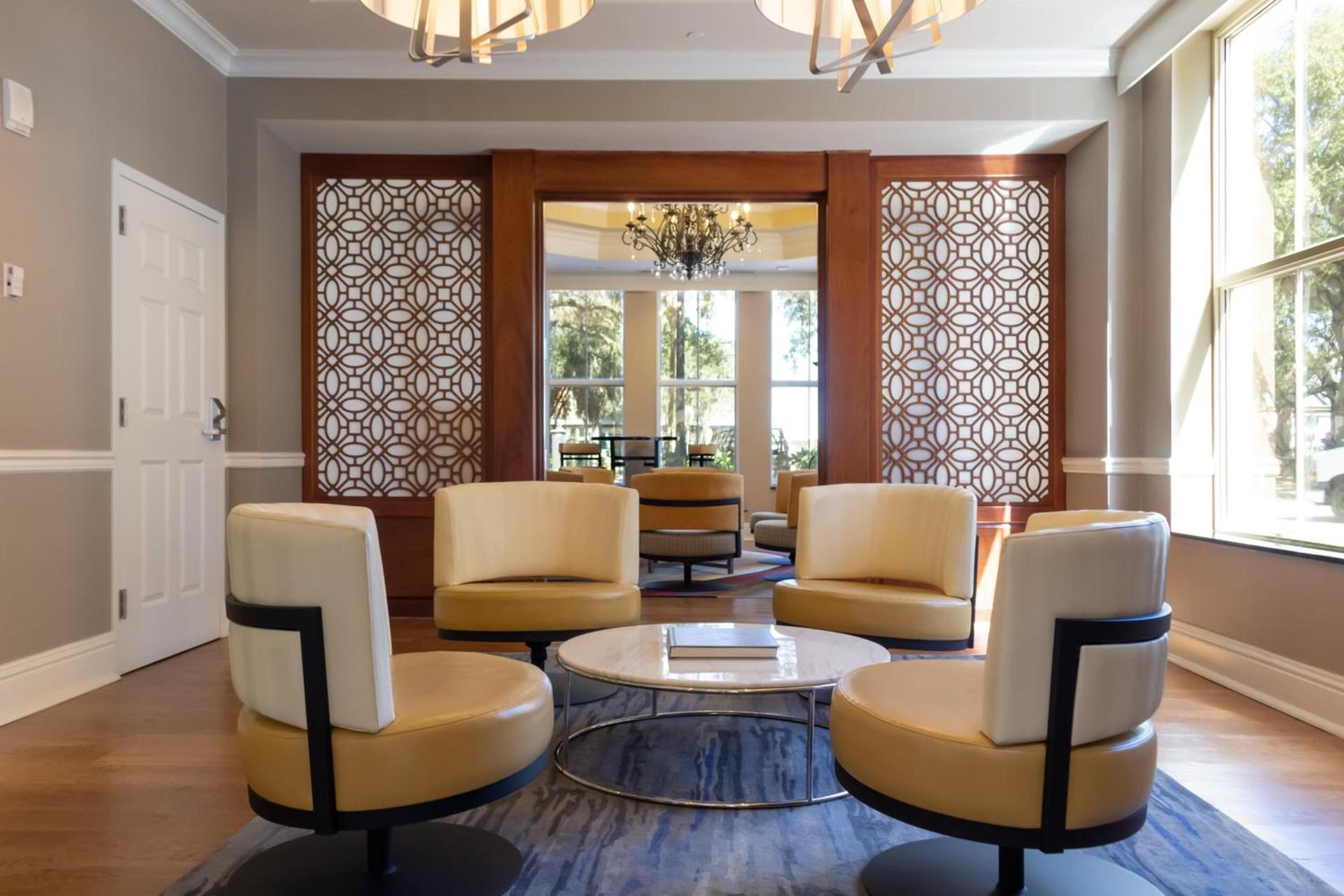 Holiday Inn Express Savannah - Historic District photo 60