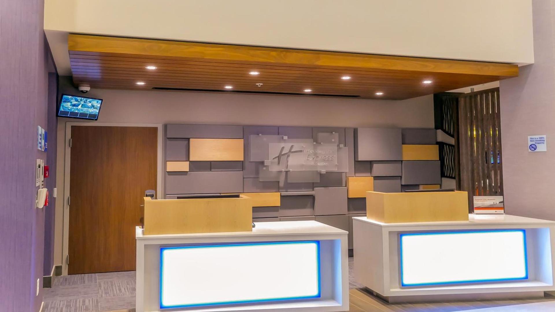 Holiday Inn Express & Suites Miami Airport East by IHG photo 17