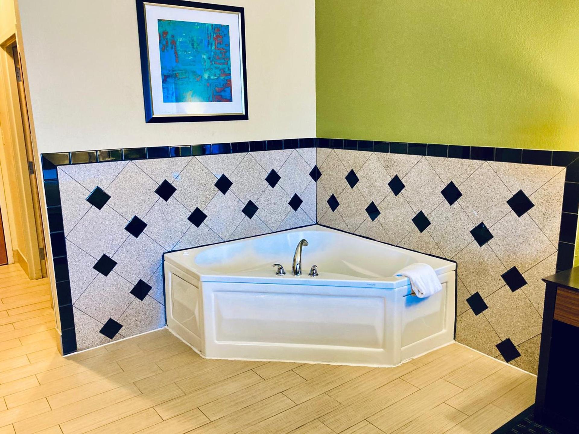 Holiday Inn Express Hotel & Suites Edmond by IHG photo 25
