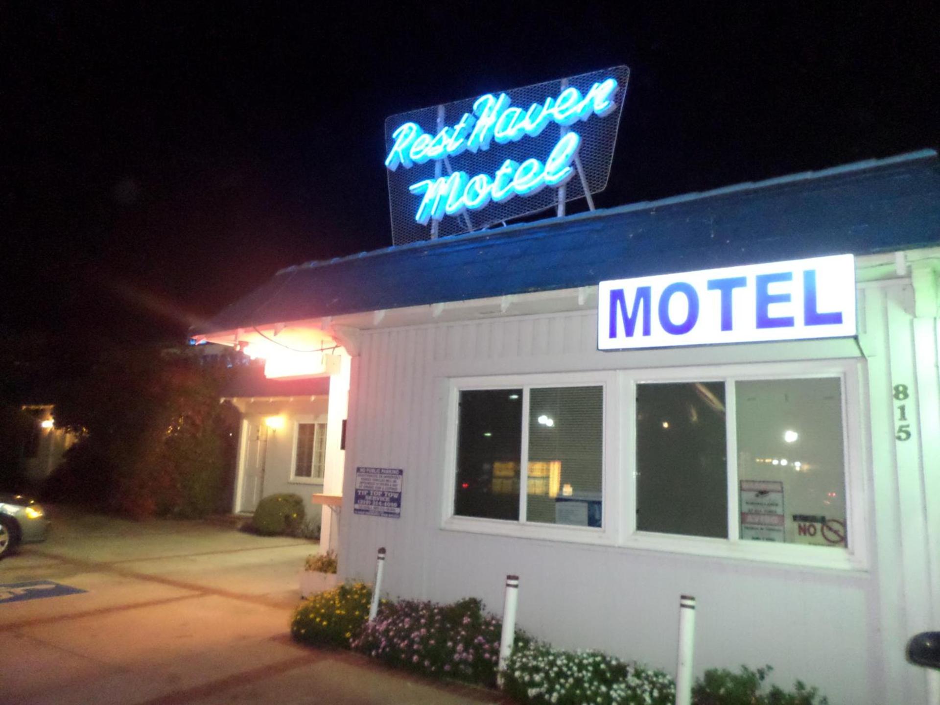 Rest Haven Motel photo 5