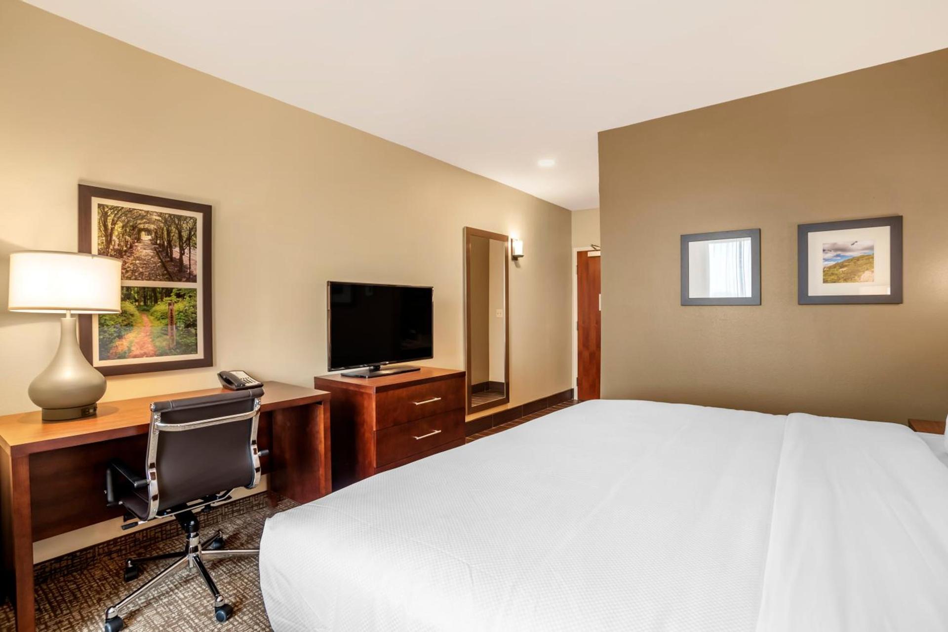 Comfort Inn & Suites Winchester photo 35