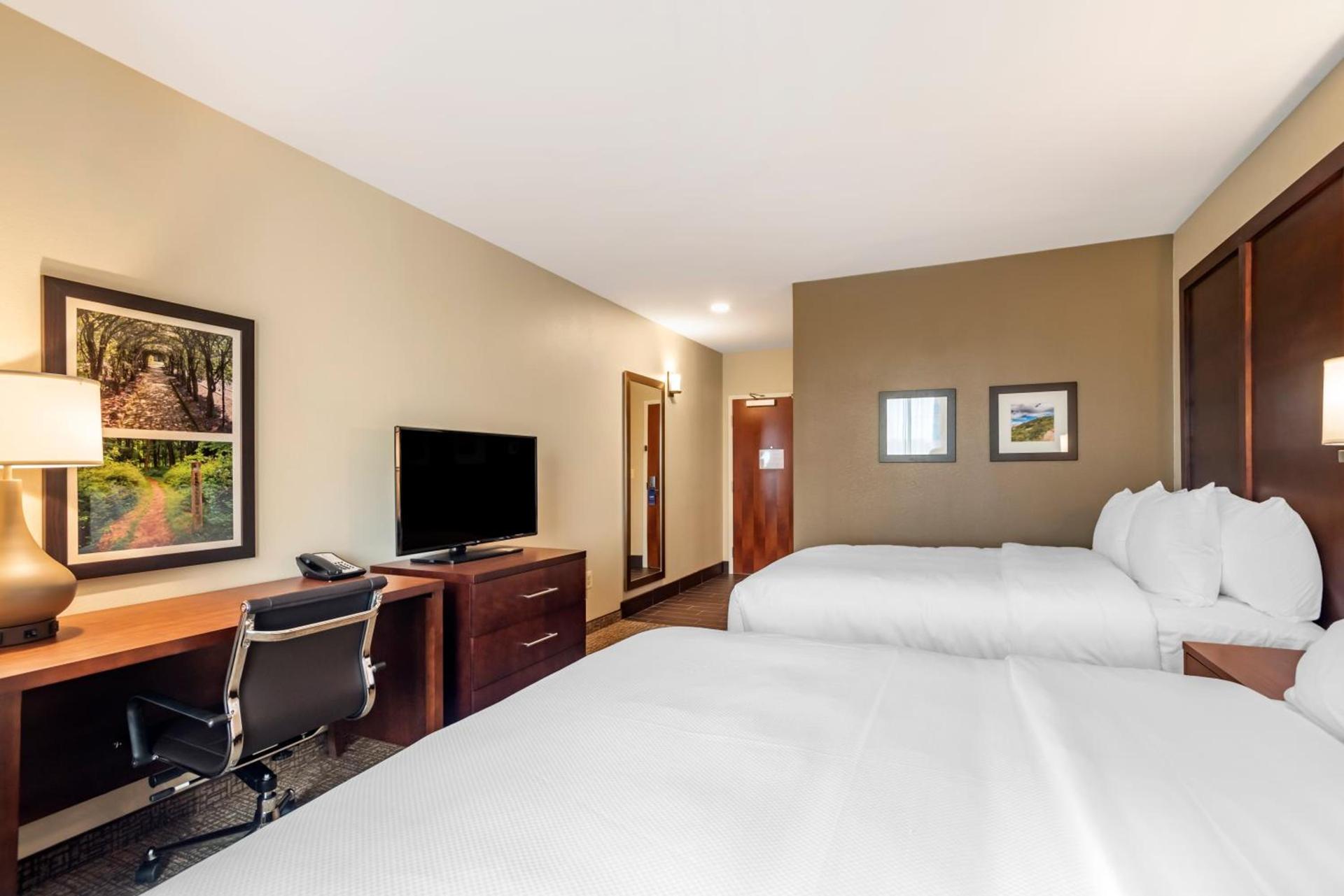 Comfort Inn & Suites Winchester photo 39