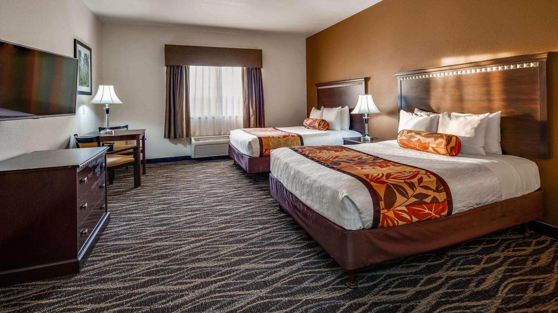 Best Western Plus Battleground Inn & Suites photo 6
