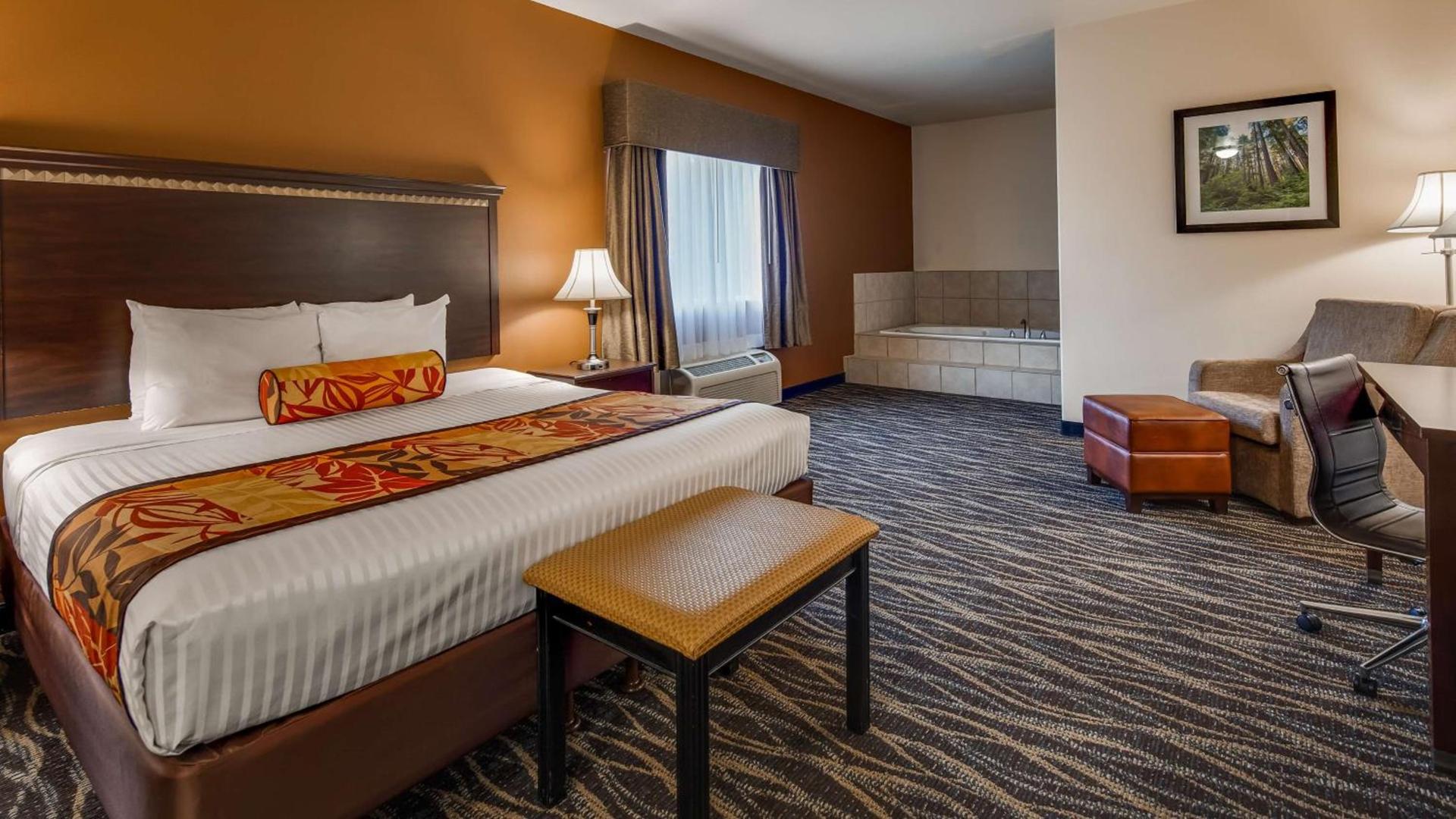 Best Western Plus Battleground Inn & Suites photo 19