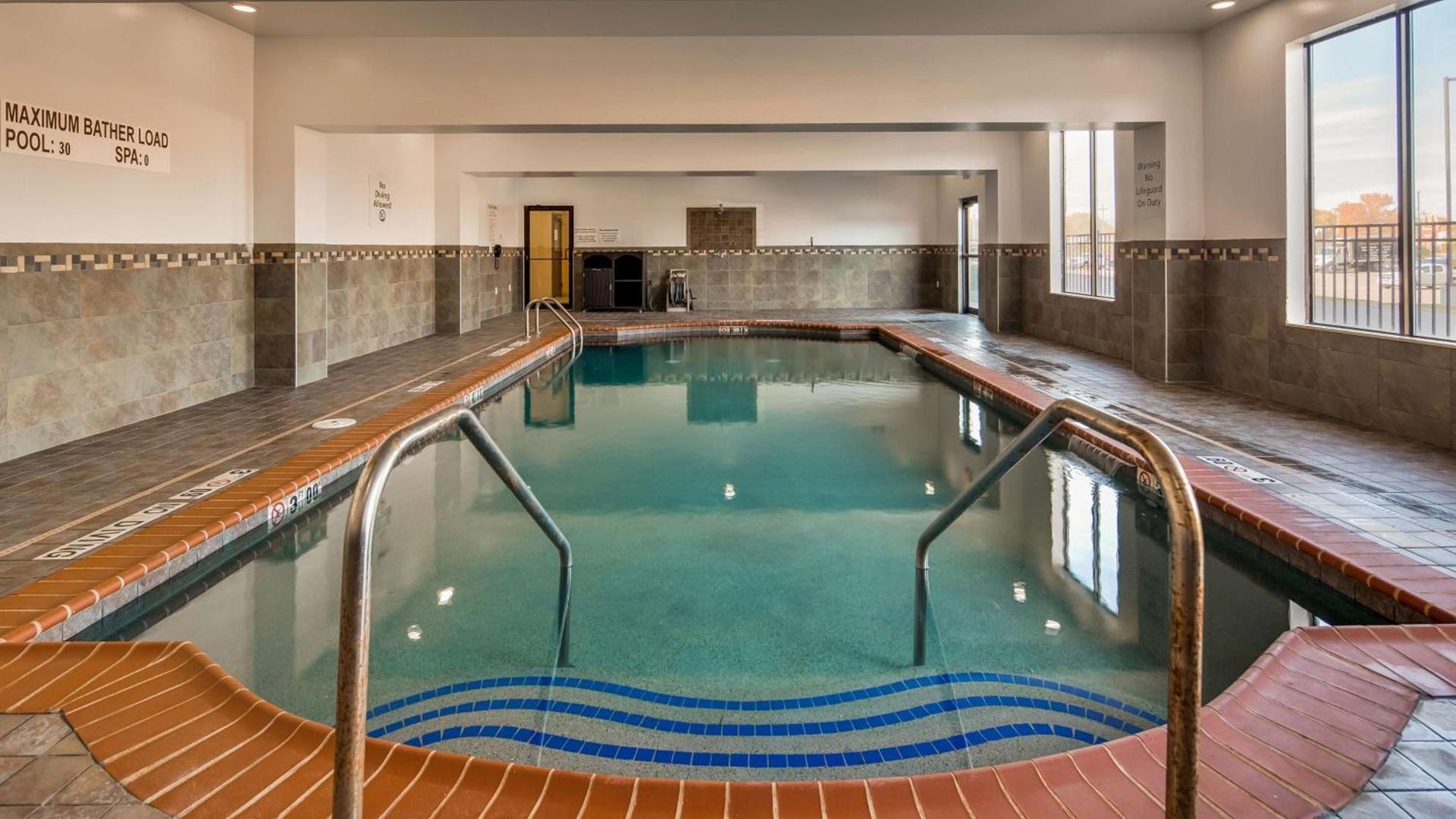 Best Western St. Louis Airport North Hotel & Suites photo 33