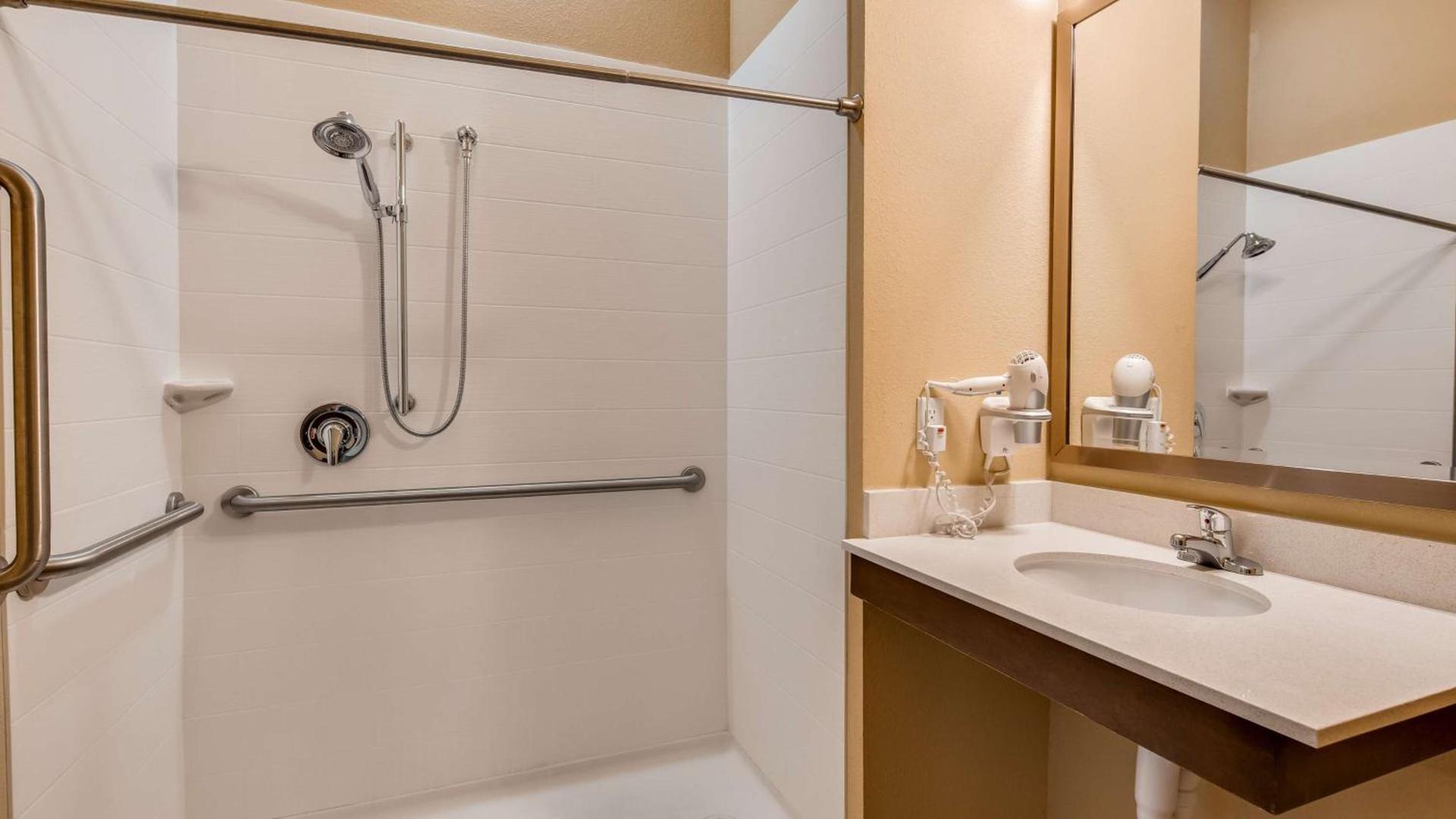 Best Western St. Louis Airport North Hotel & Suites photo 18