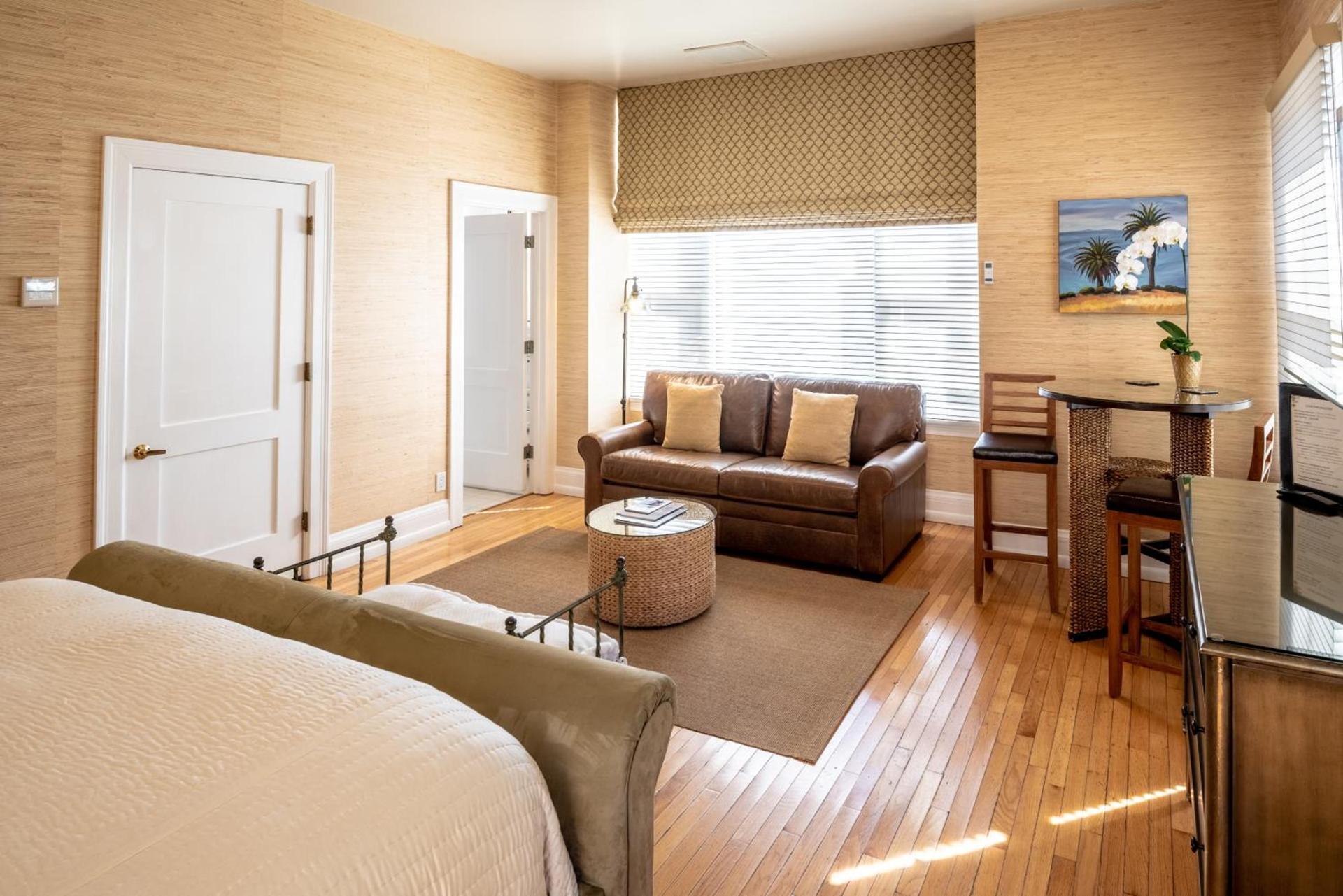 Harbor House Inn photo 36