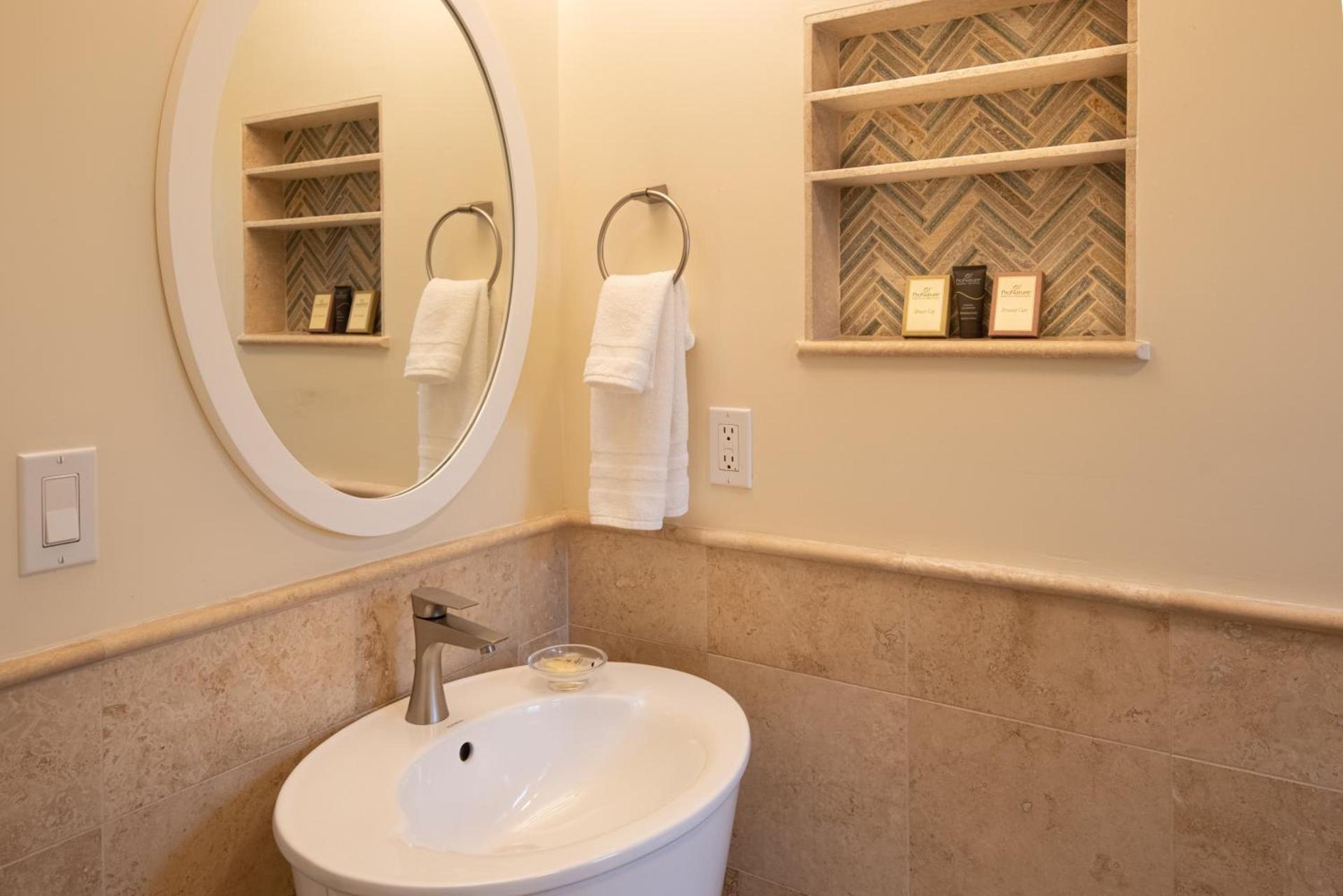 Harbor House Inn photo 32