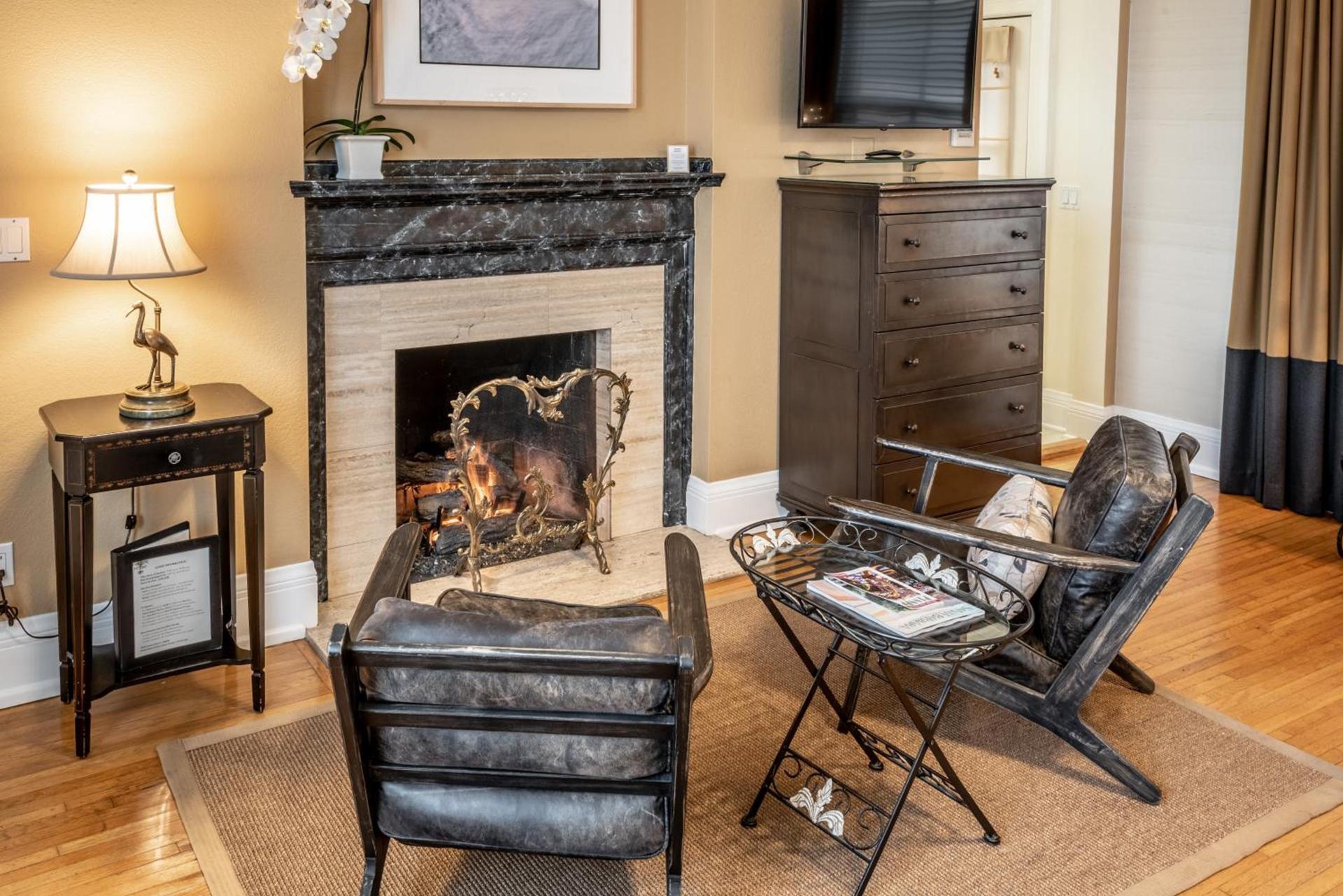Harbor House Inn photo 17