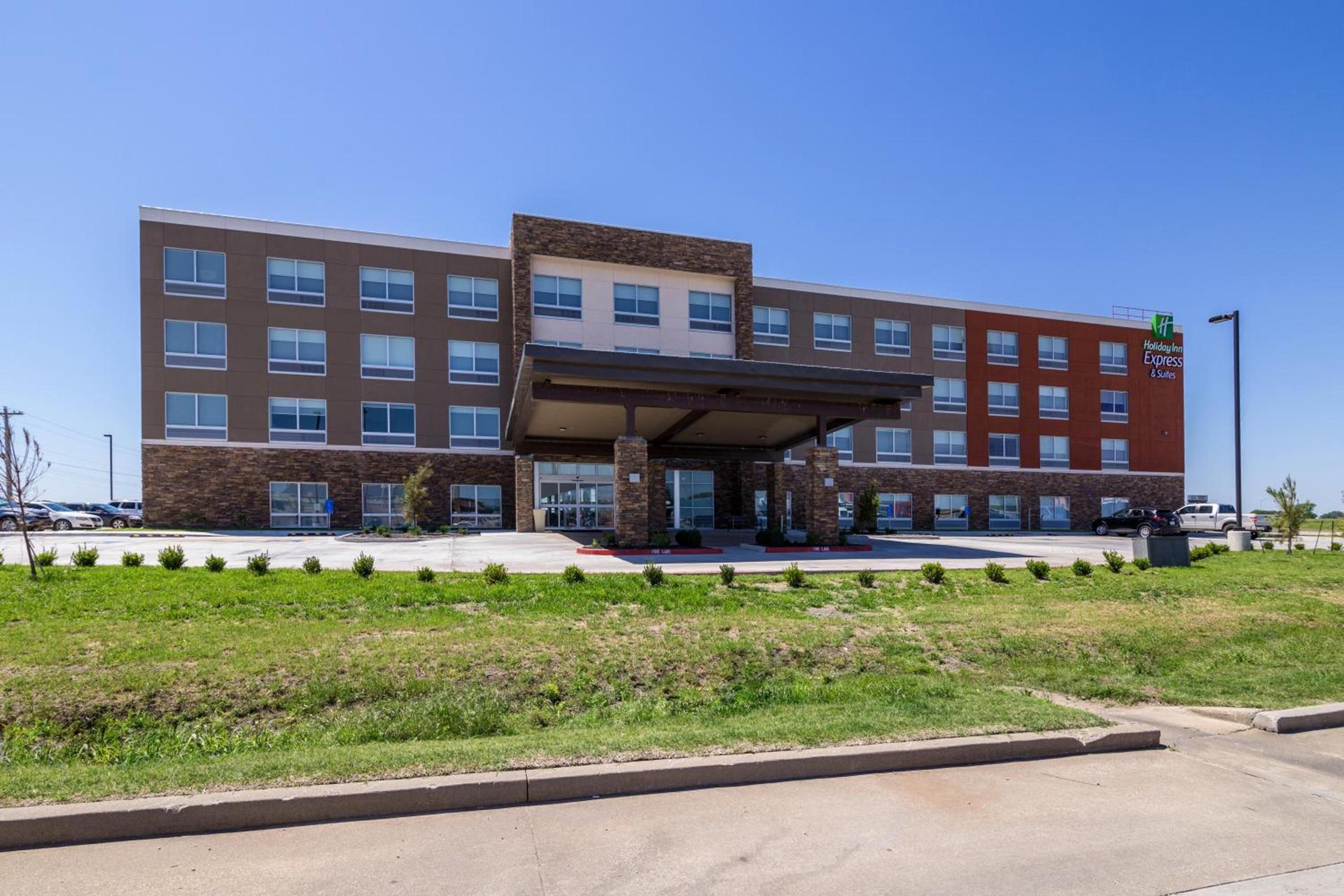Holiday Inn Express & Suites Blackwell by IHG photo 21