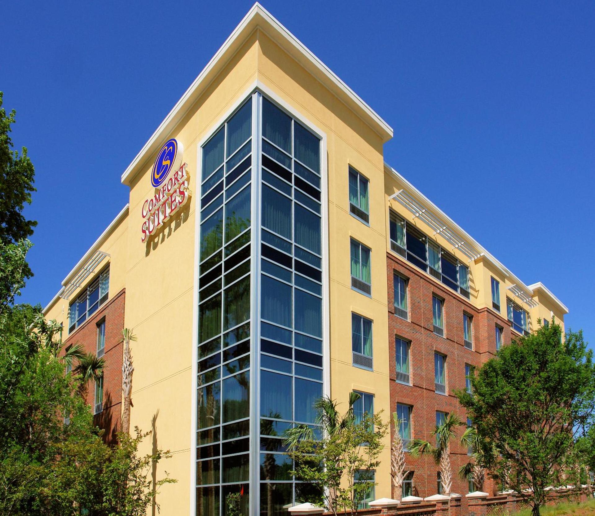 Comfort Suites Charleston West Ashley photo 1