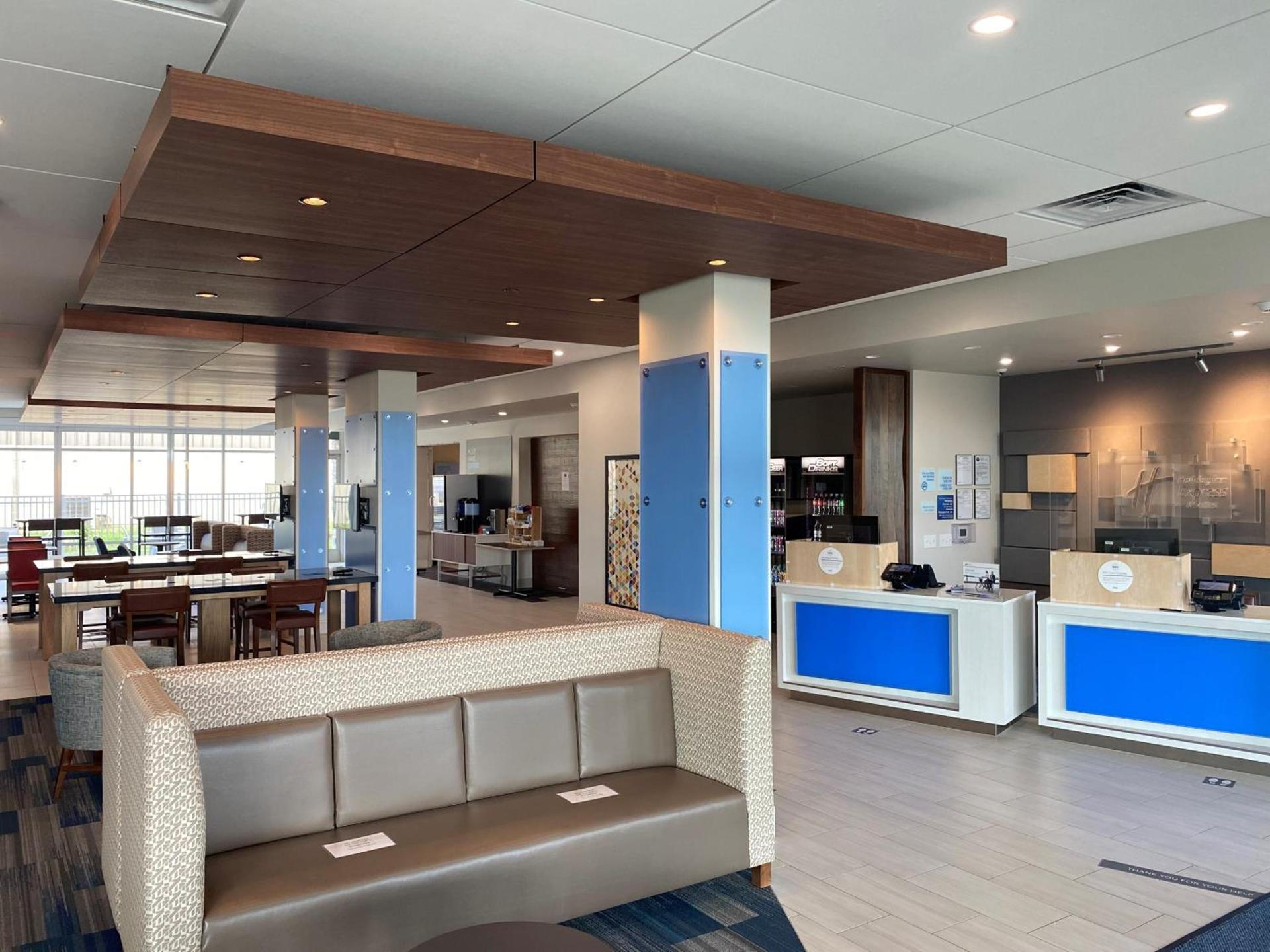 Holiday Inn Express & Suites - Madison West - Middleton by IHG photo 31