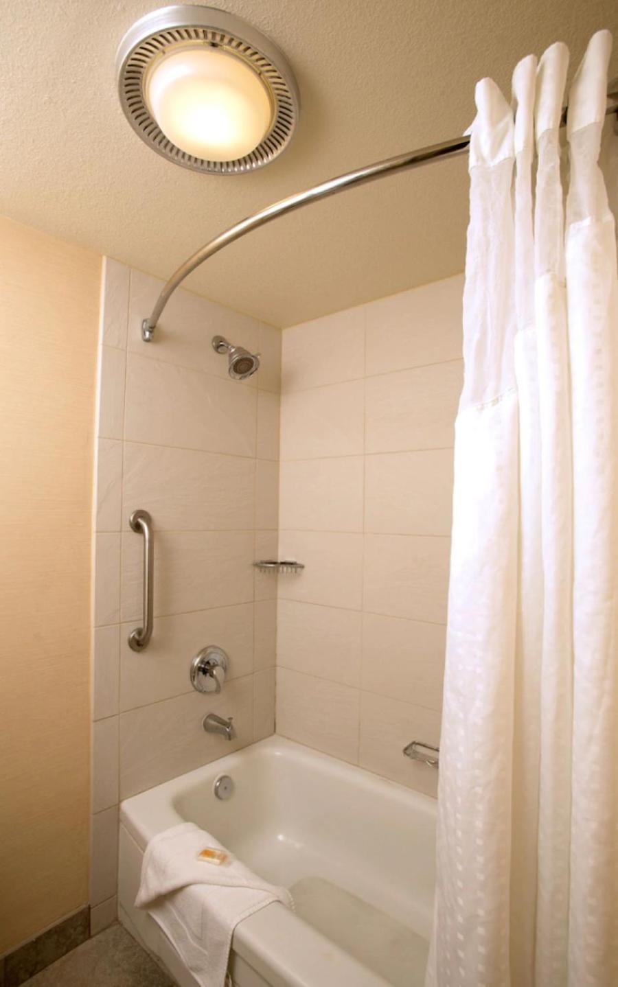 DoubleTree by Hilton San Diego Bayside photo 8
